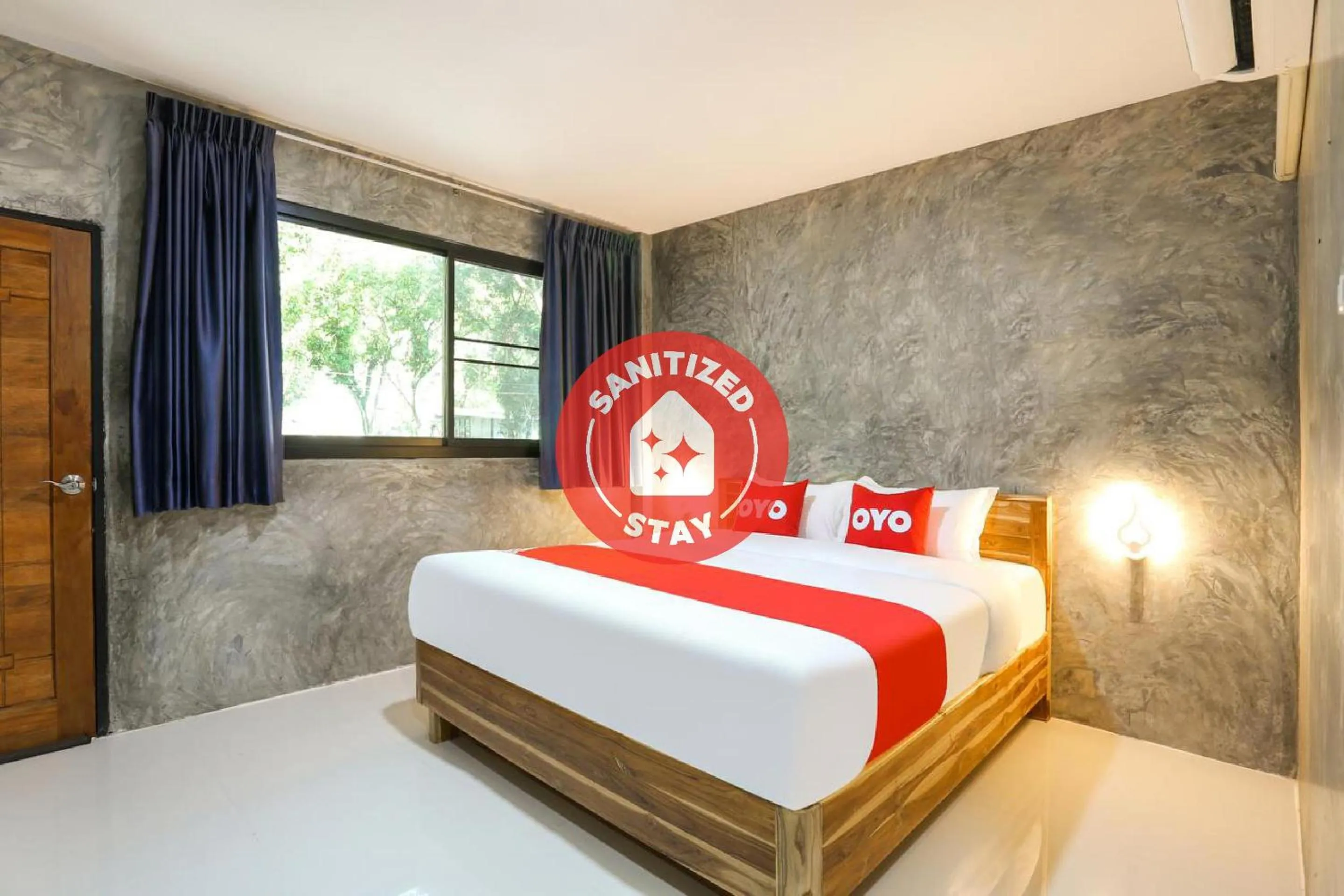 Bedroom, Bed in Ban Suan Lung Mike