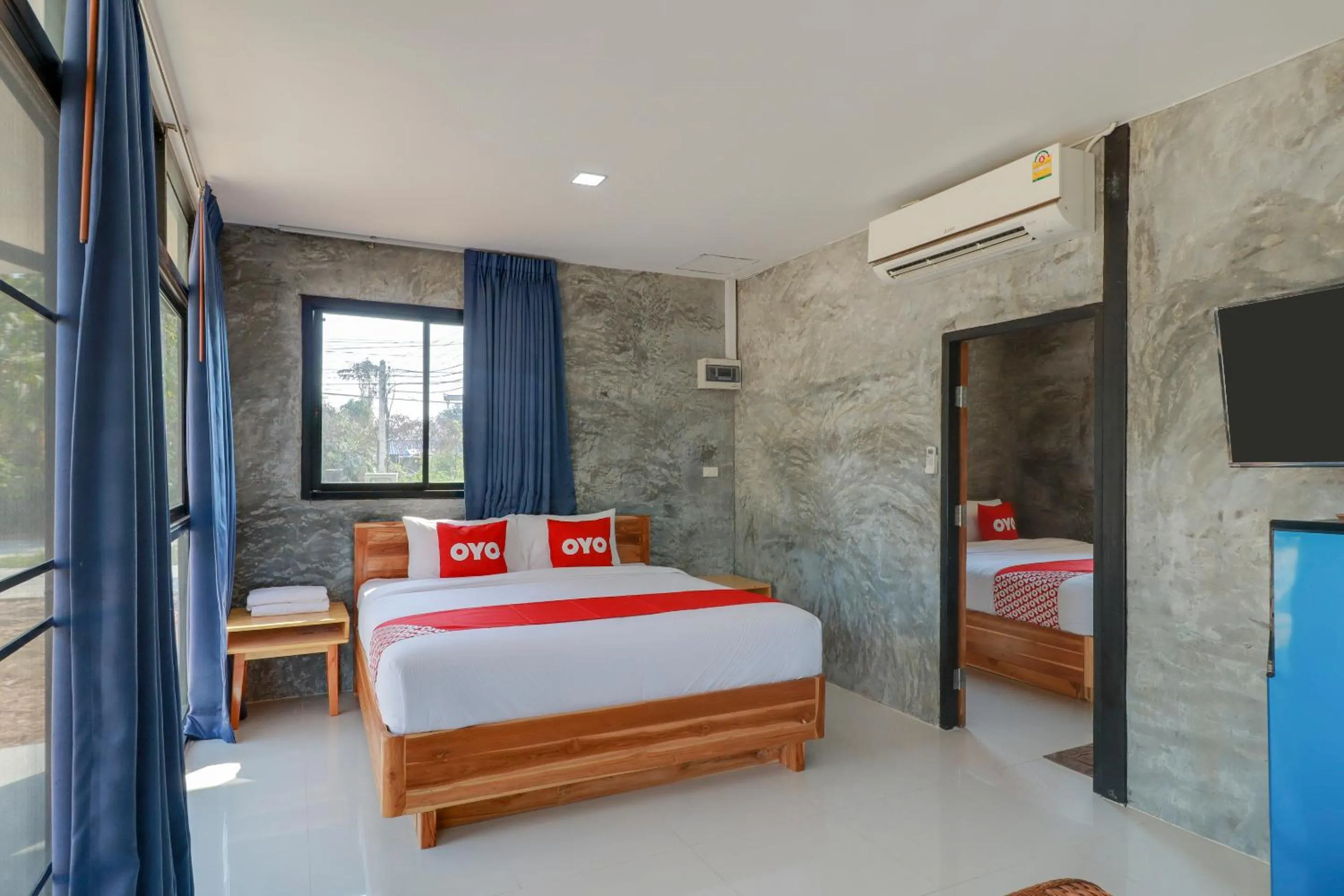 Bedroom, Bed in Ban Suan Lung Mike