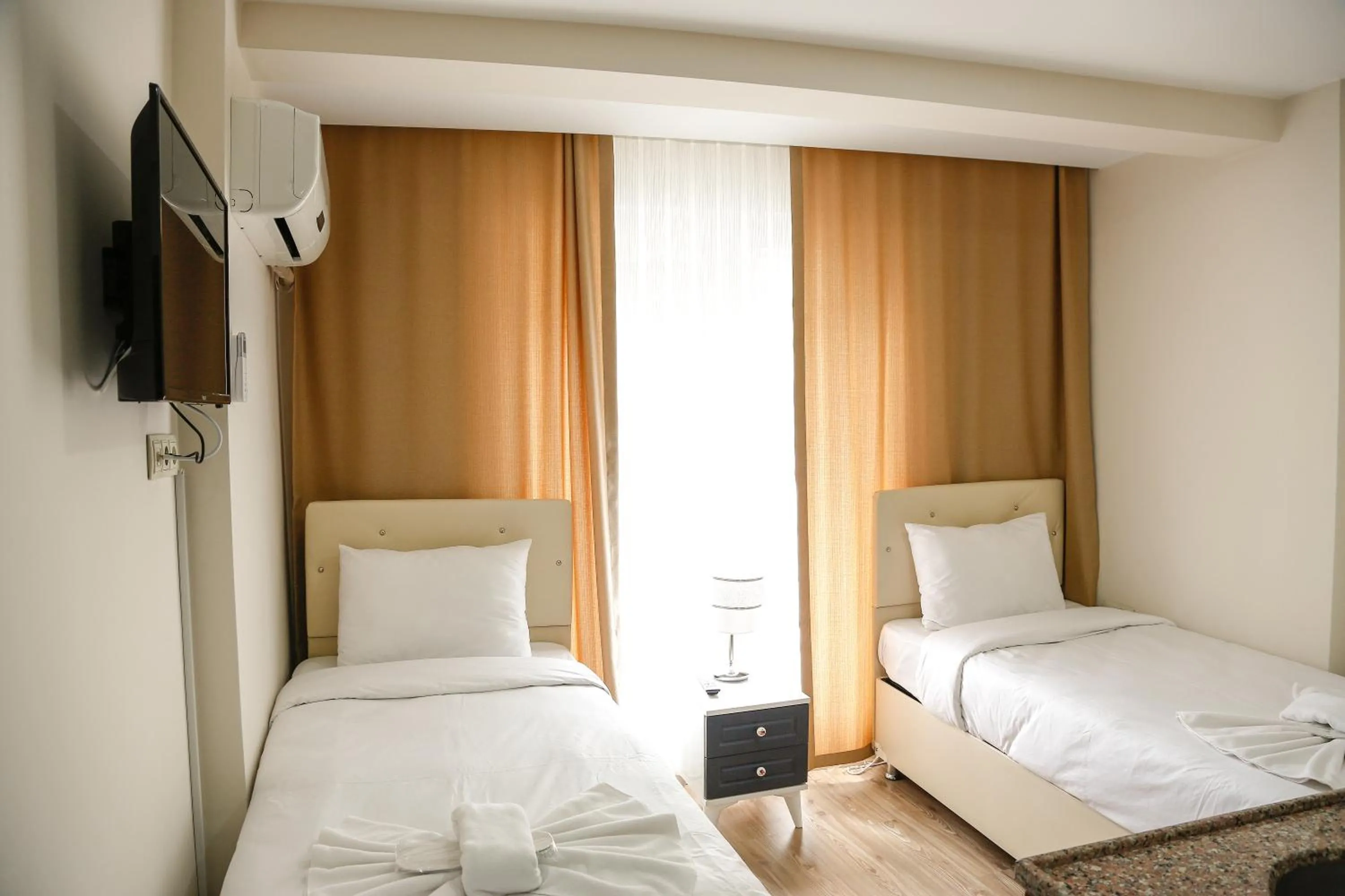 Double or Twin Room with Bathroom in Reggae