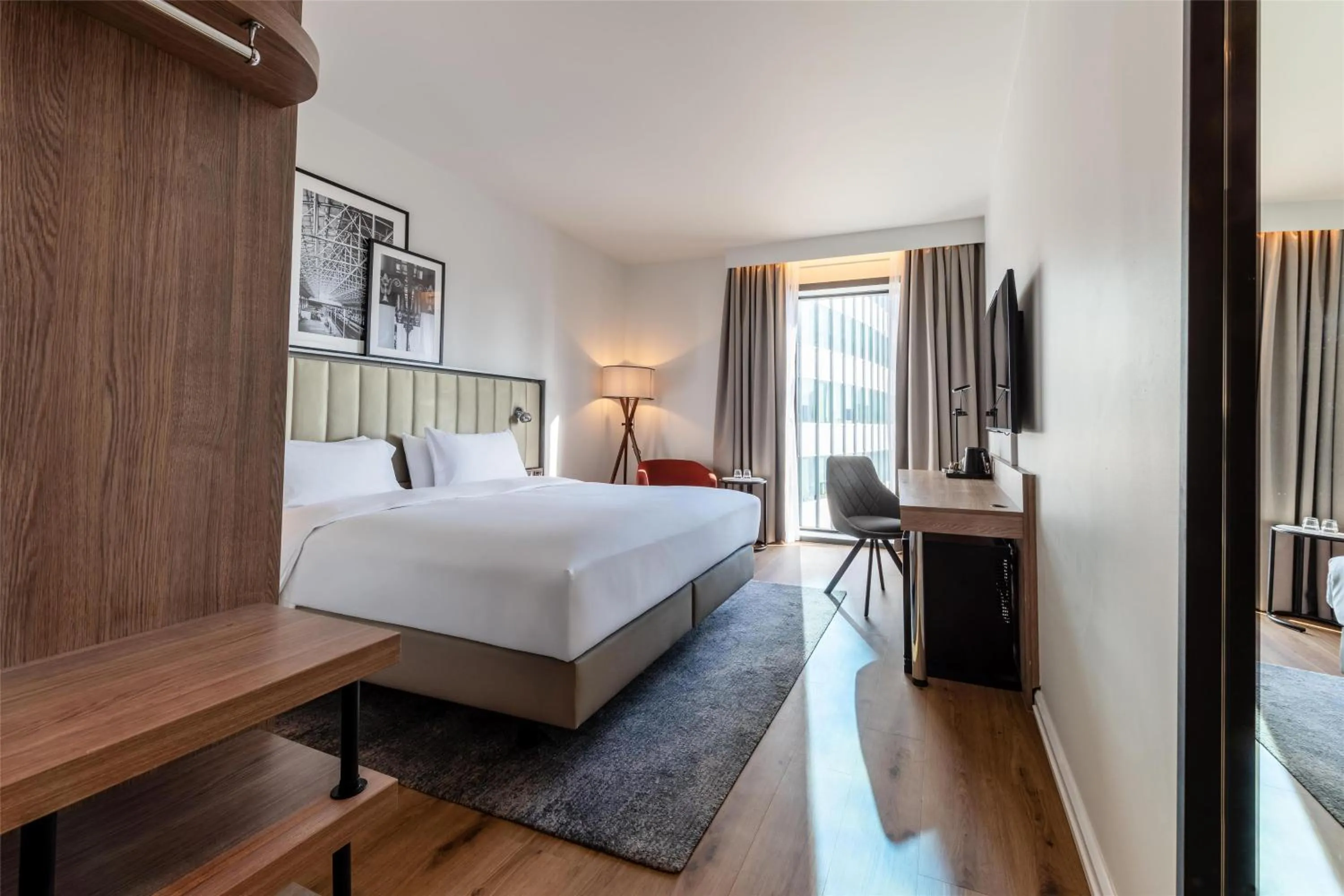 Bedroom, Bed in Radisson Hotel Manchester City Centre, A Verified Net Zero Hotel