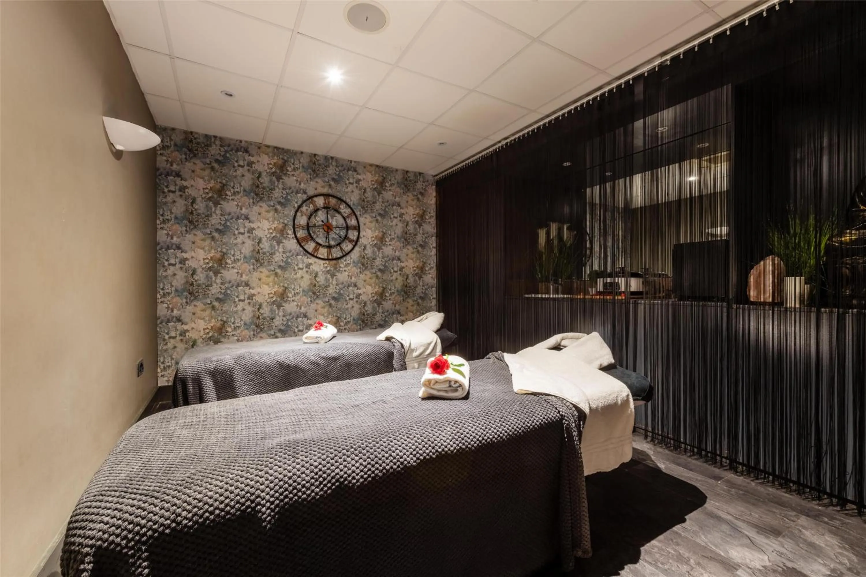 Spa and wellness centre/facilities, Bed in Radisson Hotel Manchester City Centre, A Verified Net Zero Hotel