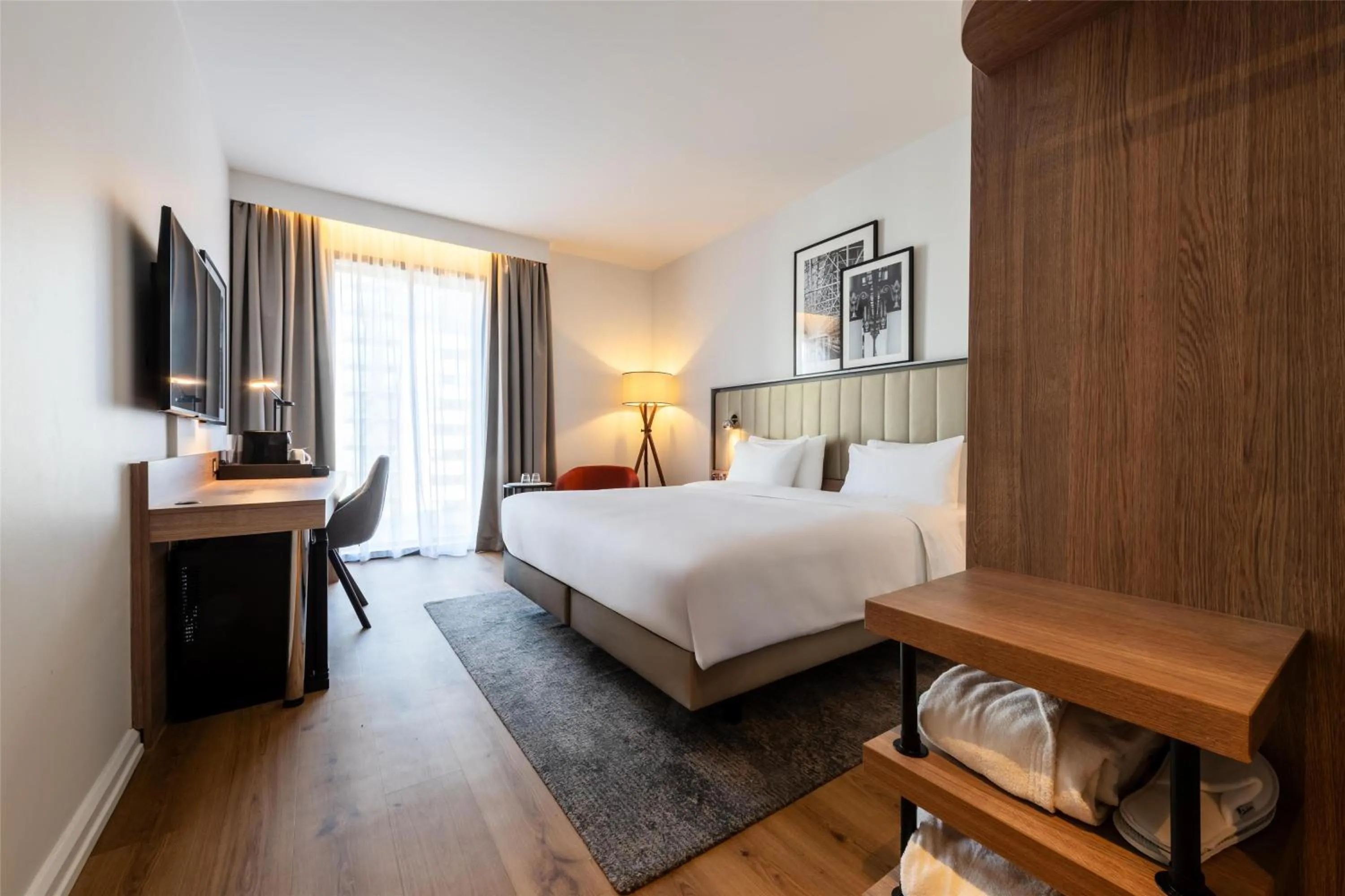 Bedroom, Bed in Radisson Hotel Manchester City Centre, A Verified Net Zero Hotel