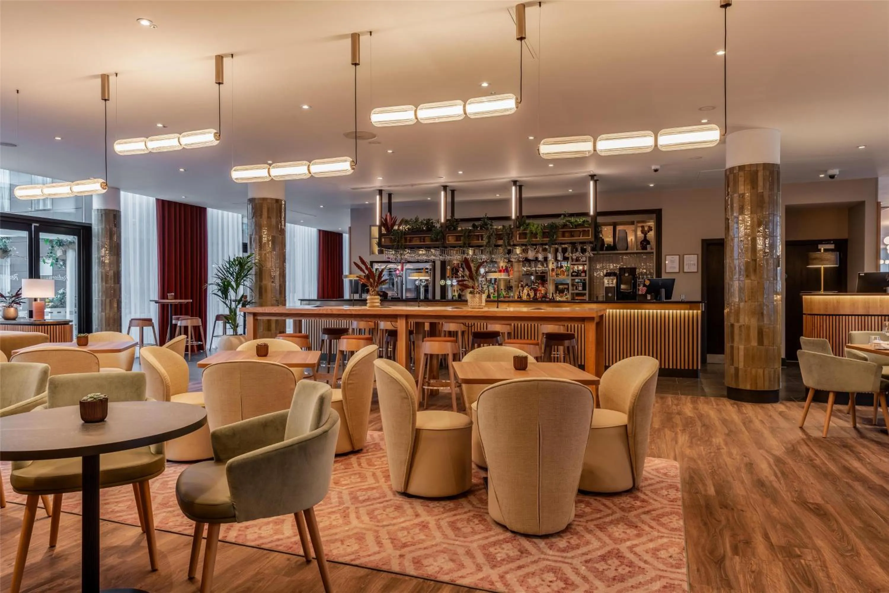 Lounge or bar in Radisson Hotel Manchester City Centre, A Verified Net Zero Hotel