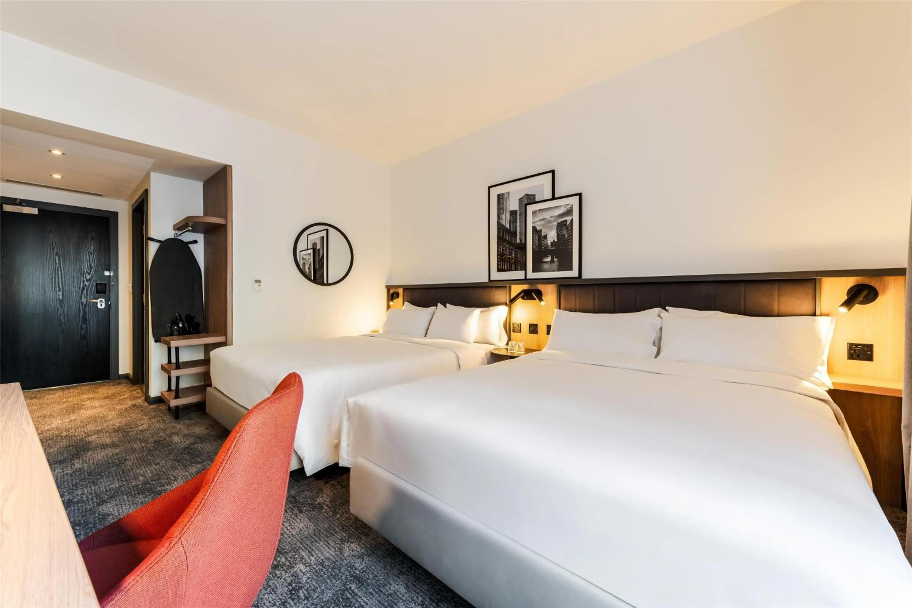 Bedroom, Bed in Radisson Hotel Manchester City Centre, A Verified Net Zero Hotel