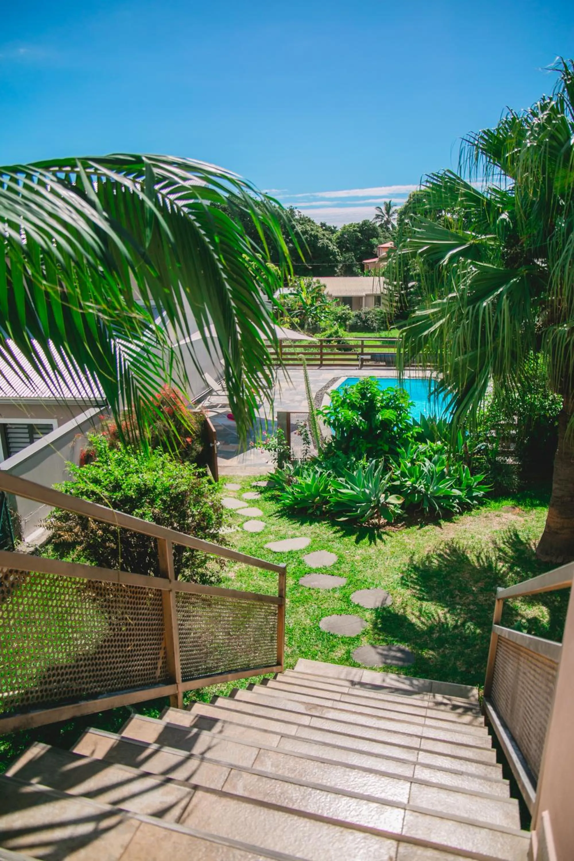 LE COLONIAL, T4 à 5 mn Aeroport dans villa de standing