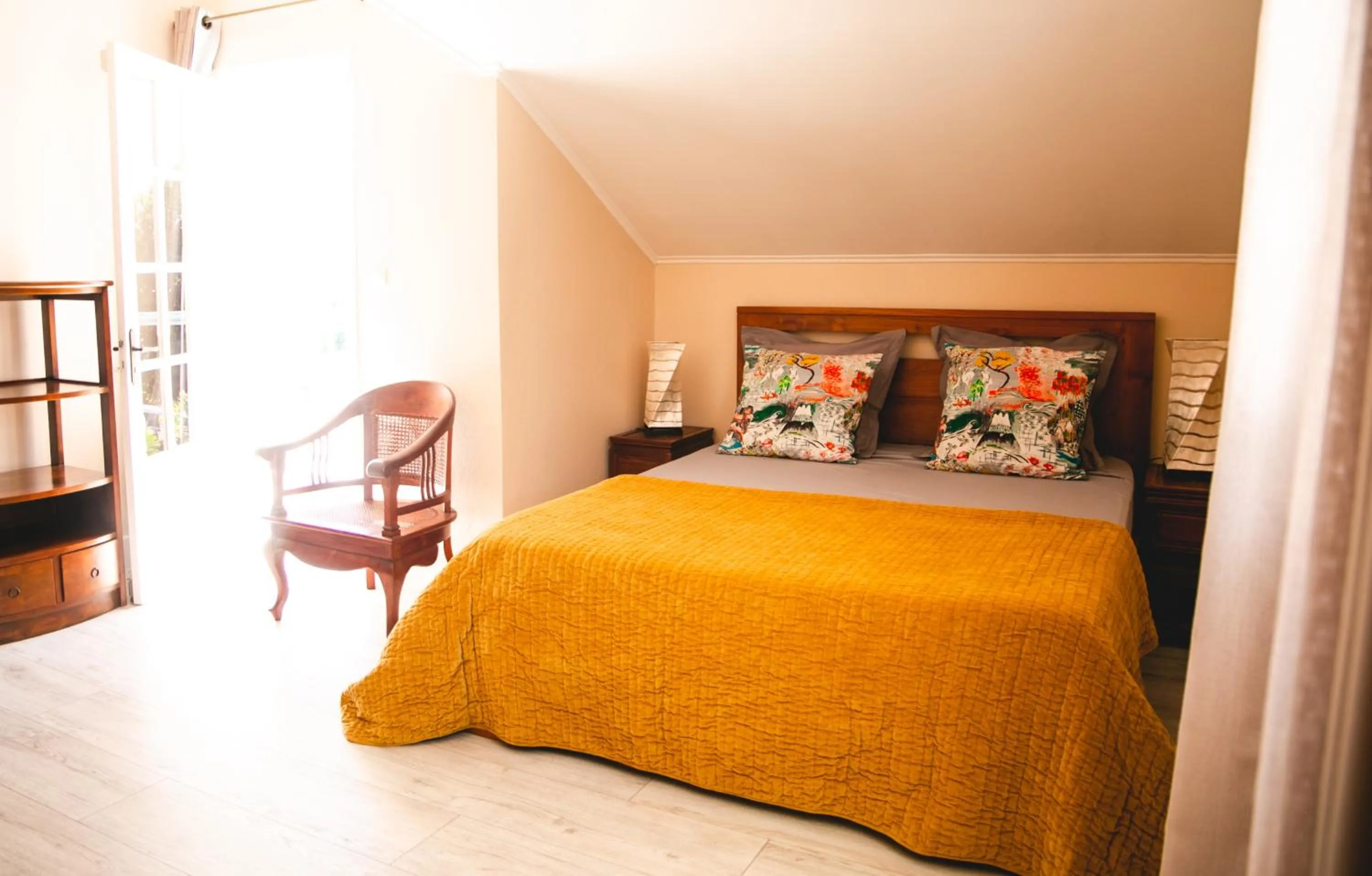 Bed in LE COLONIAL, T4 à 5 mn Aeroport dans villa de standing