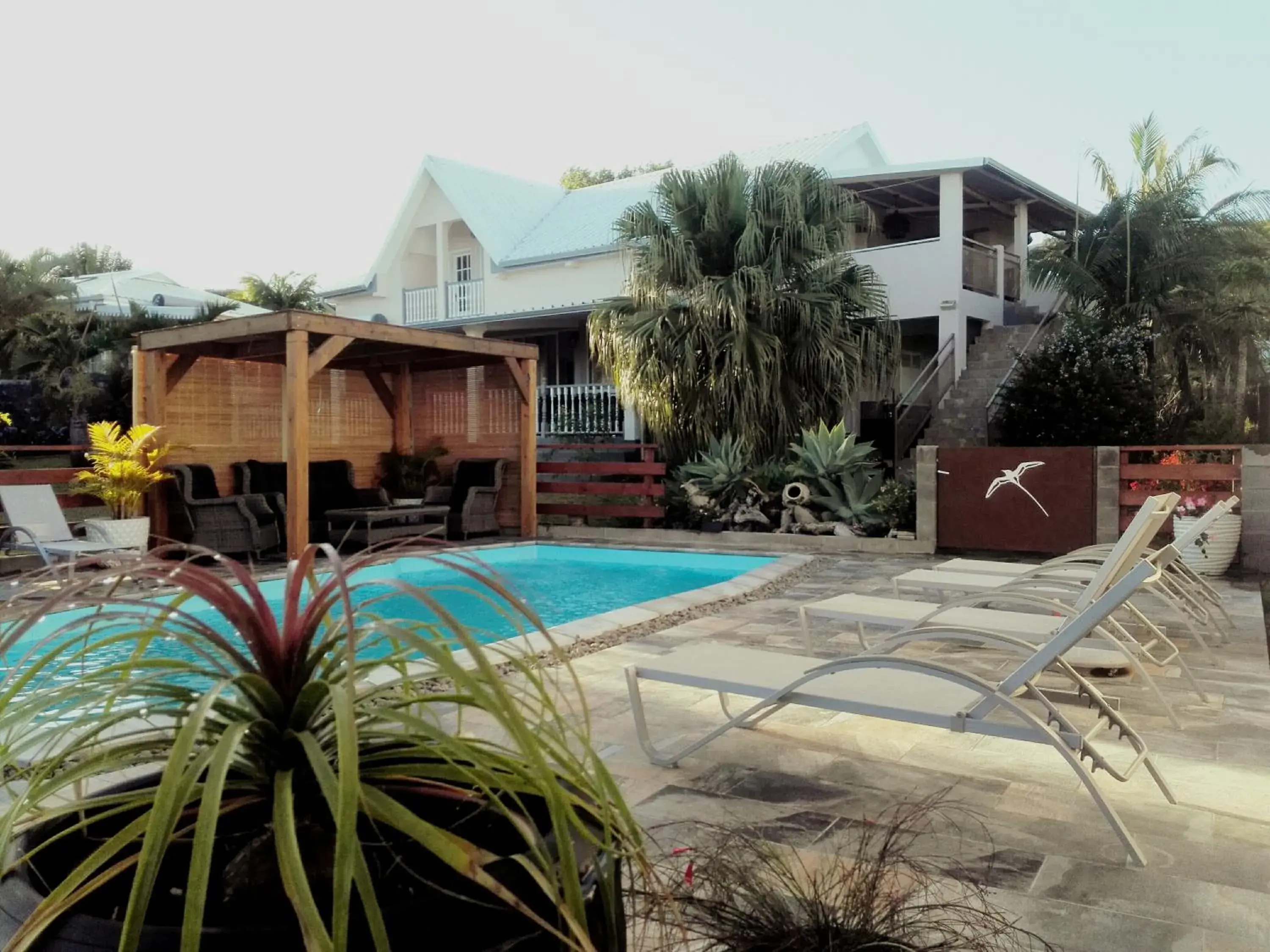 LE COLONIAL, T4 à 5 mn Aeroport dans villa de standing LE COLONIAL, T4 à 5 mn Aeroport dans villa de standing