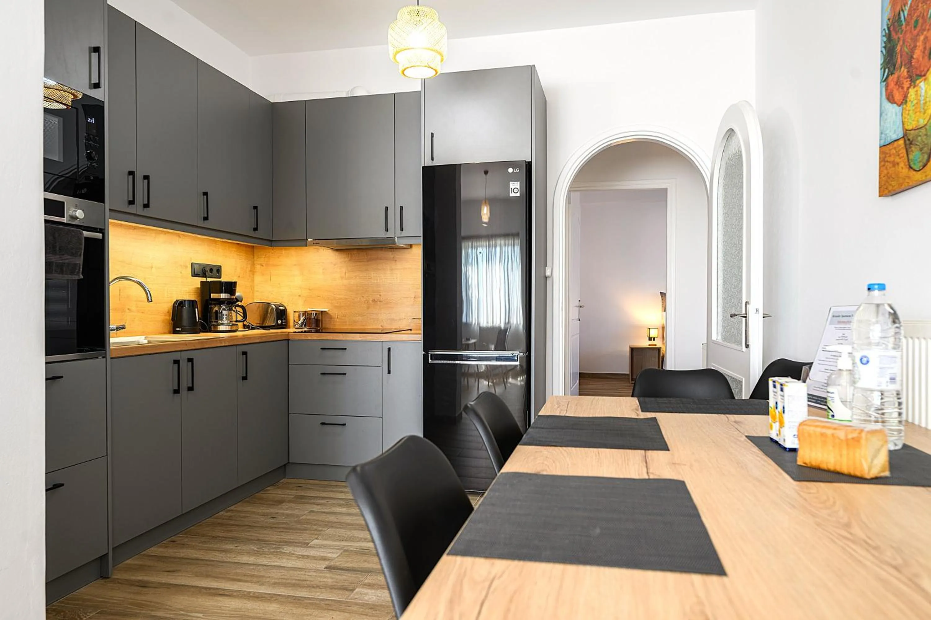 Dining area in Alexander Apartments Airport