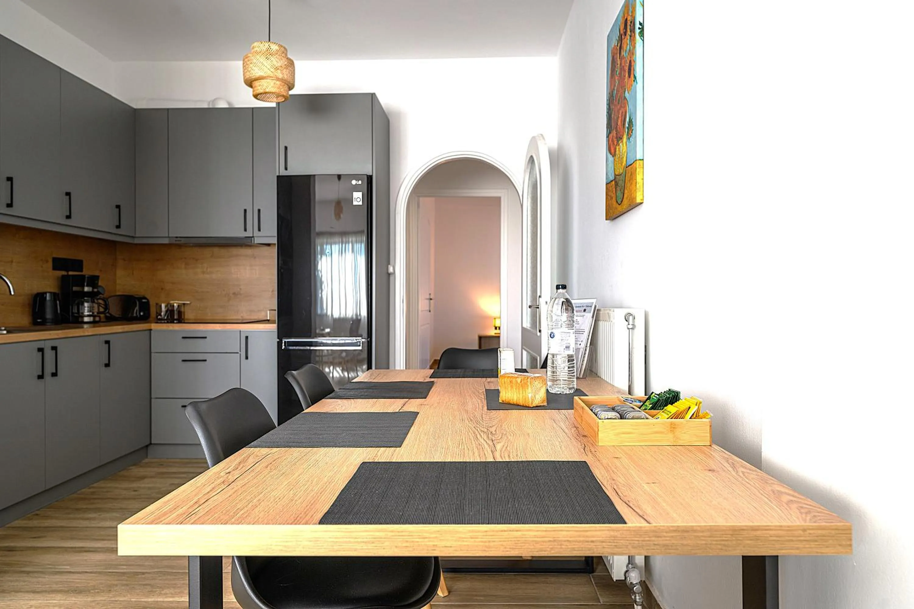 Dining area in Alexander Apartments Airport