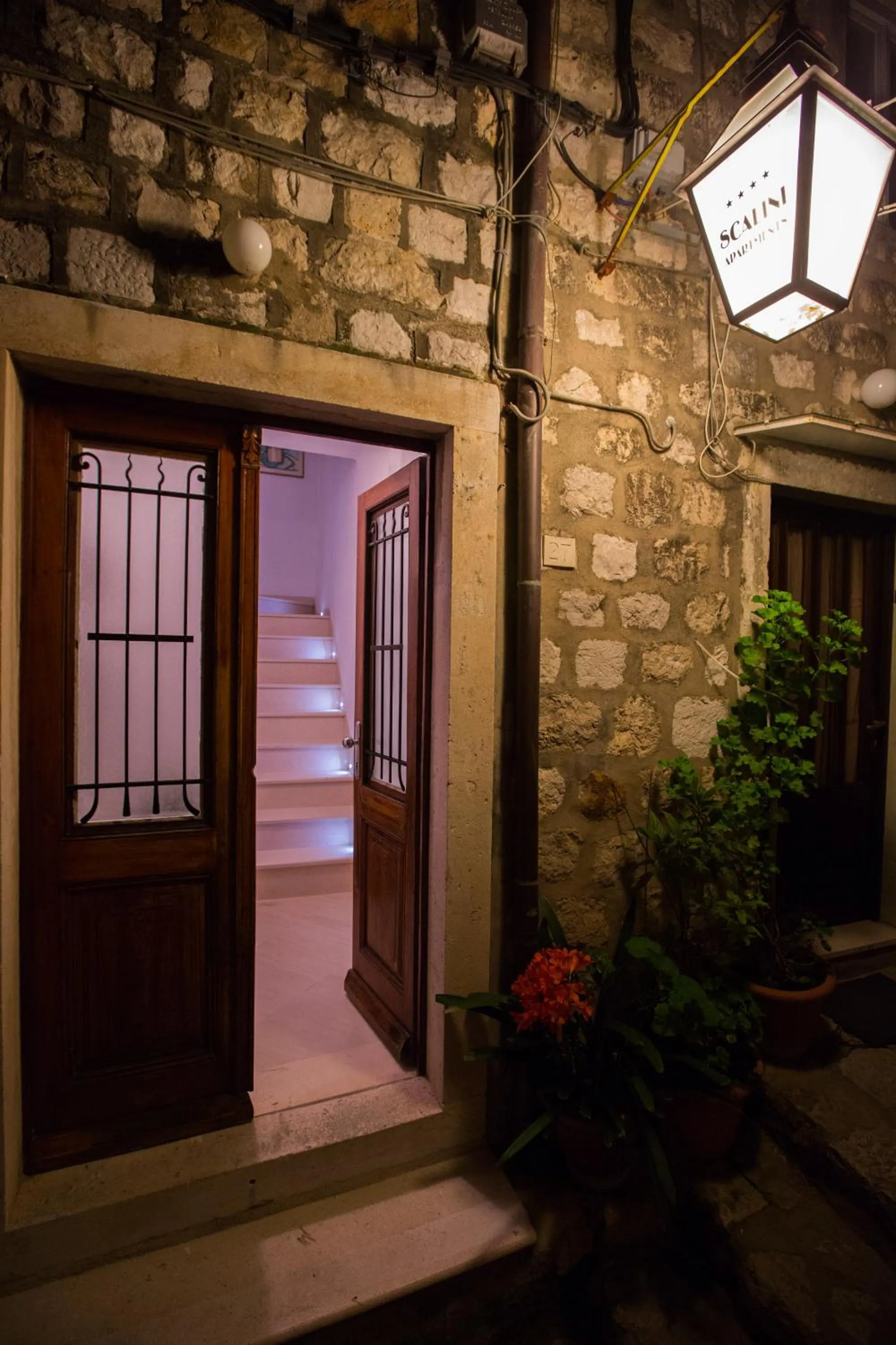 Facade/entrance in Casa Arancia
