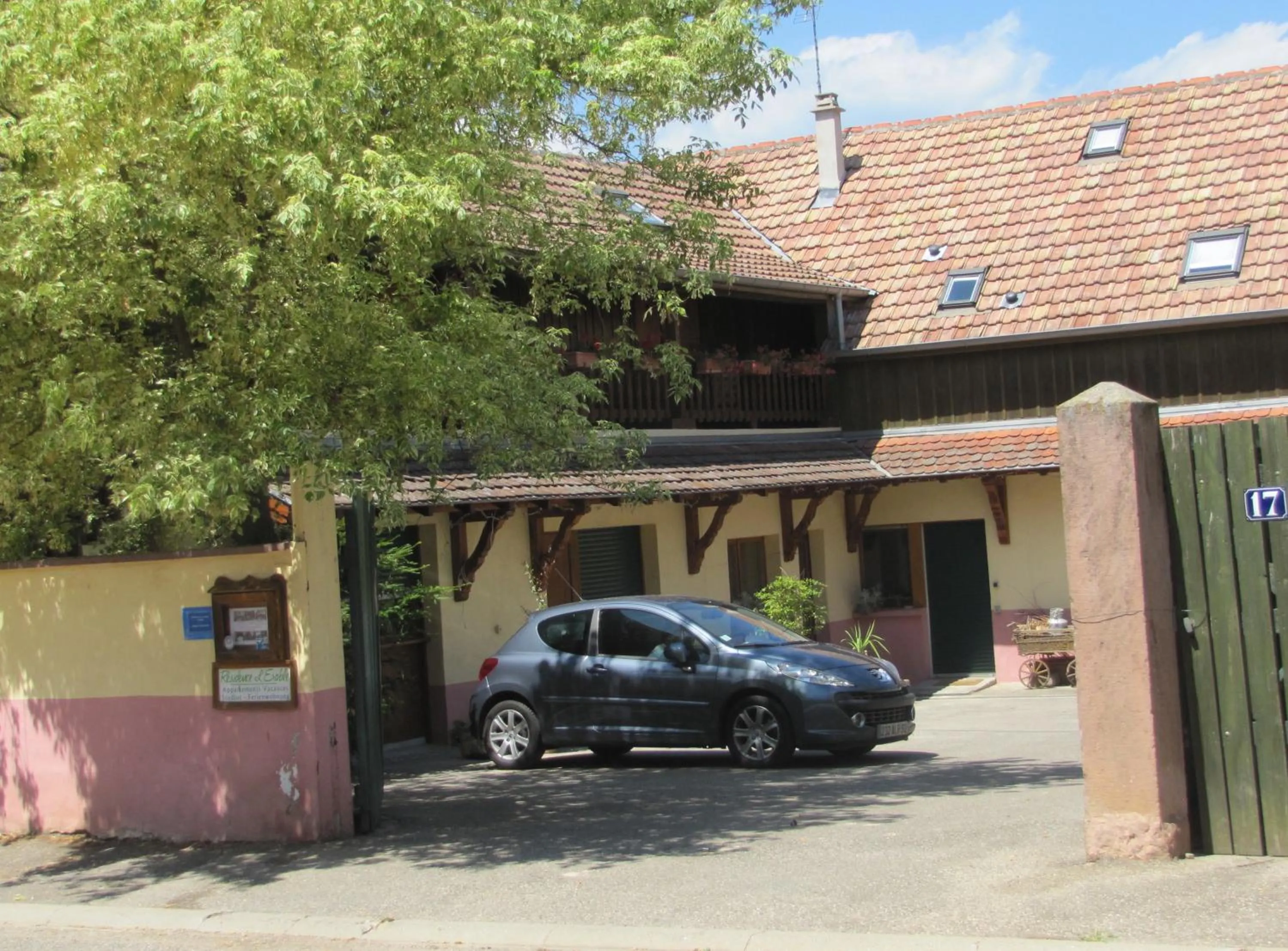 Property building in Gîte et Chambres d'hôtes, l'Erable