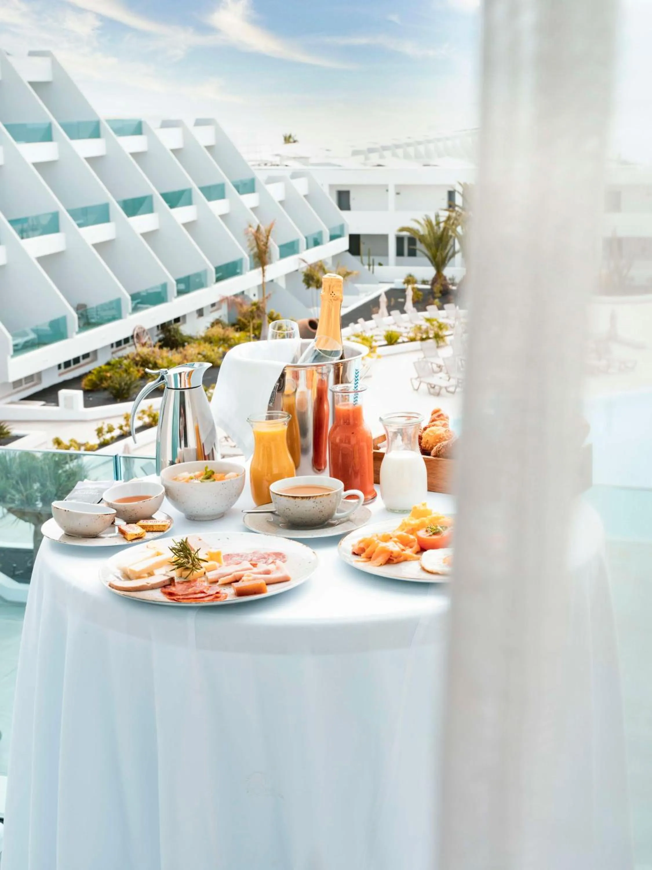 Food and drinks in Radisson Blu Resort, Lanzarote Adults Only