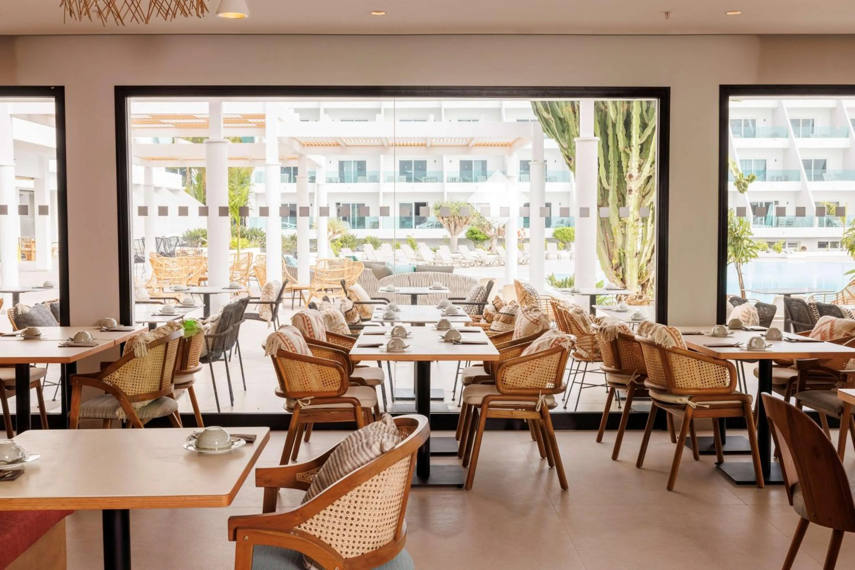 Restaurant/places to eat in Radisson Blu Resort, Lanzarote Adults Only