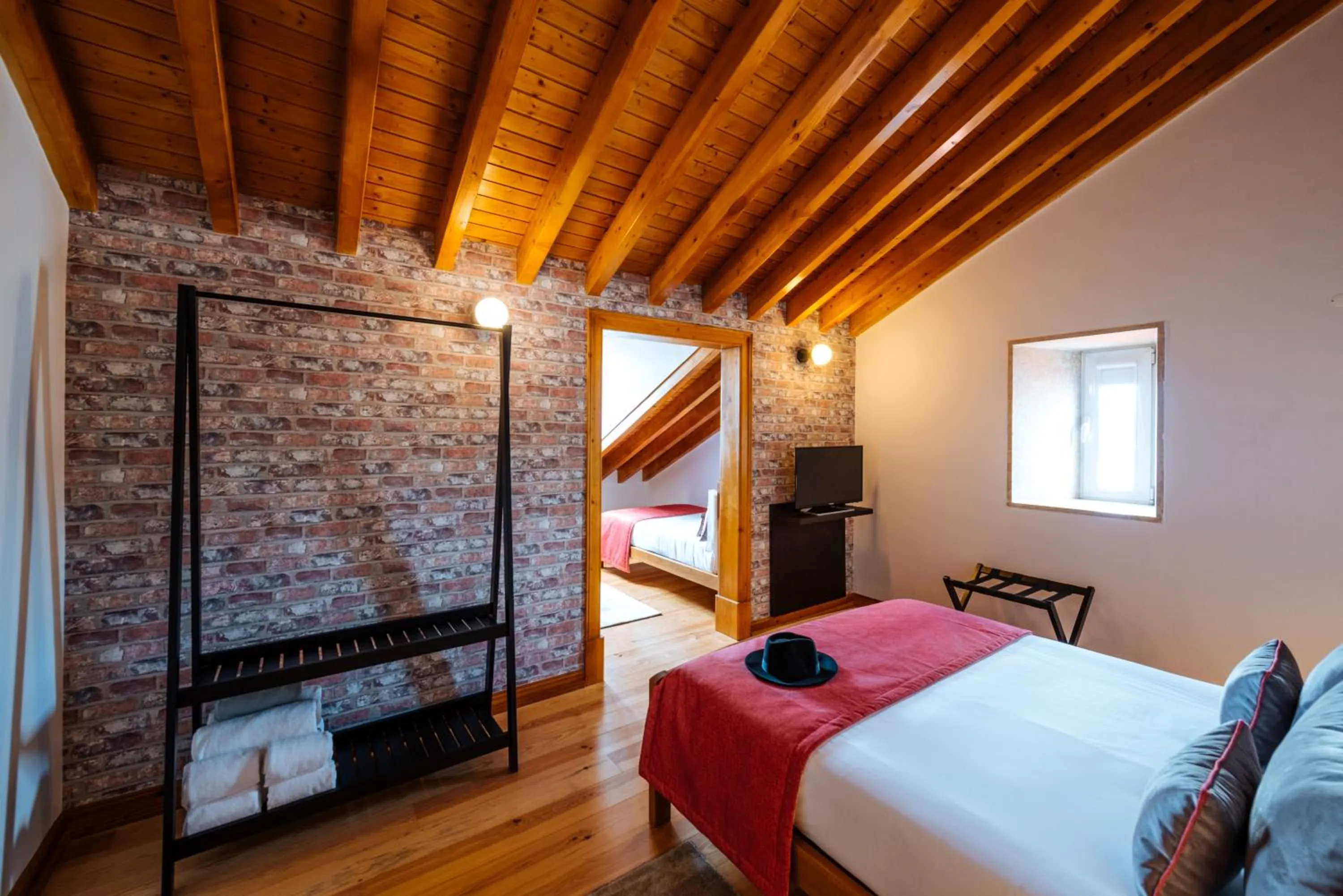 TV and multimedia, Bed in Varandas de Lisboa - Tejo River Apartments & Rooms