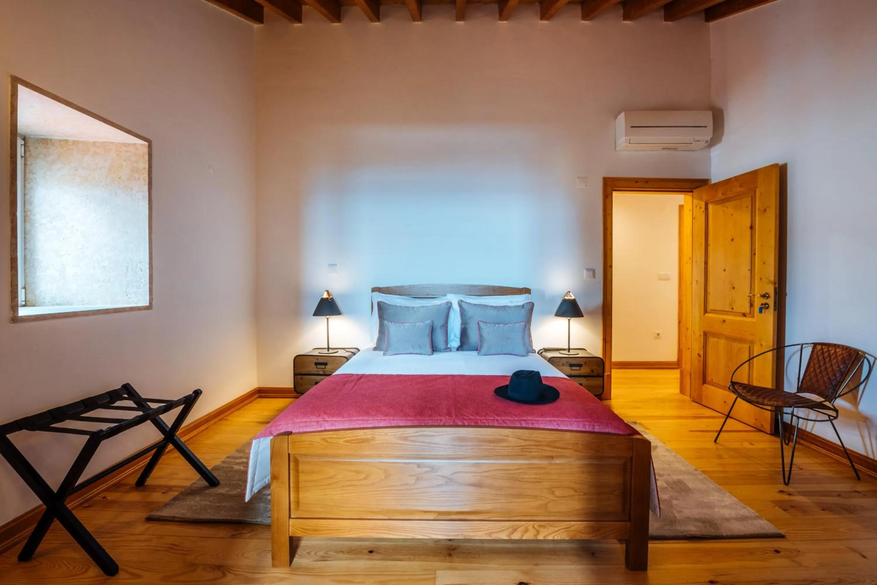 Bed in Varandas de Lisboa - Tejo River Apartments & Rooms