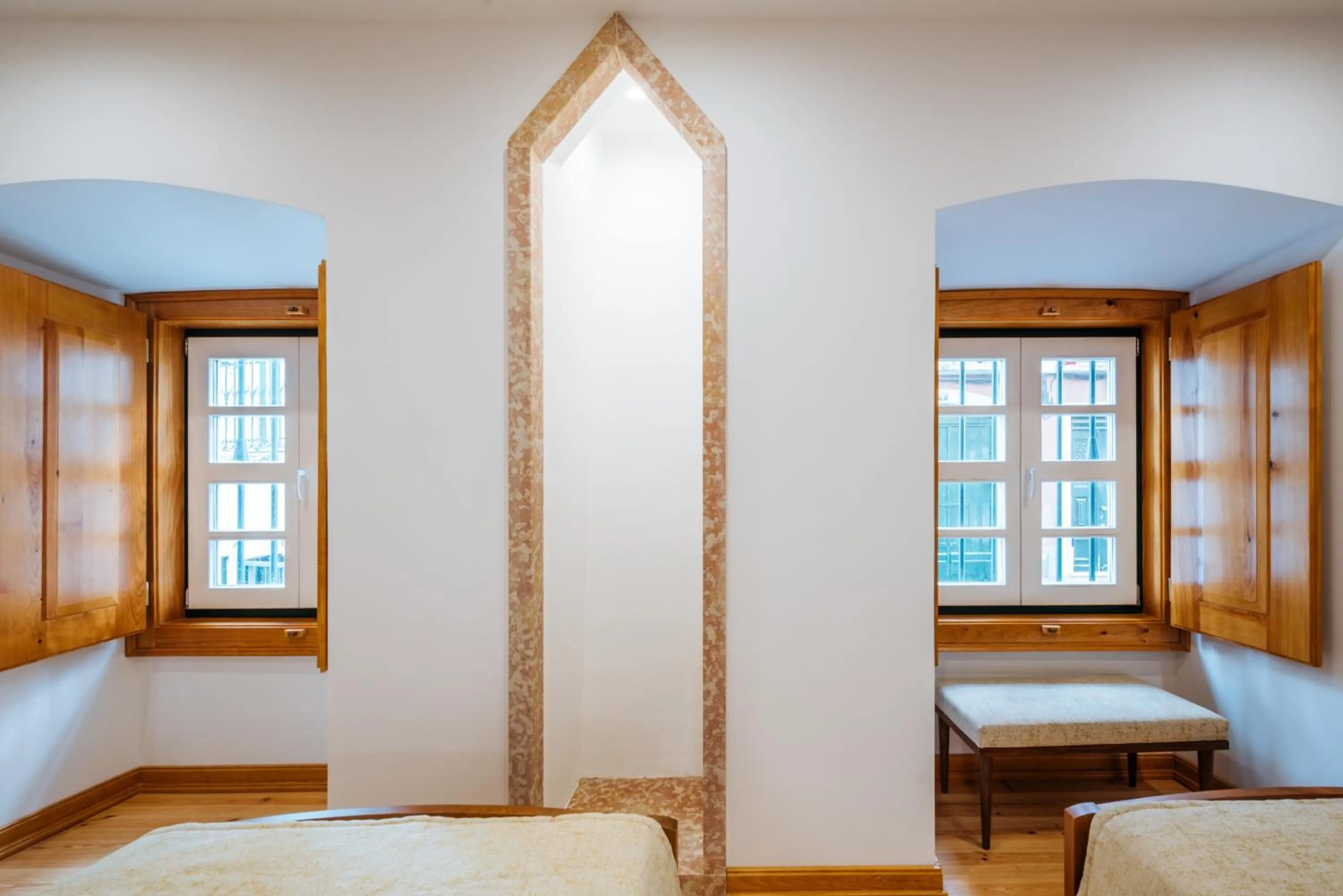 Quiet street view, Bed in Varandas de Lisboa - Tejo River Apartments & Rooms