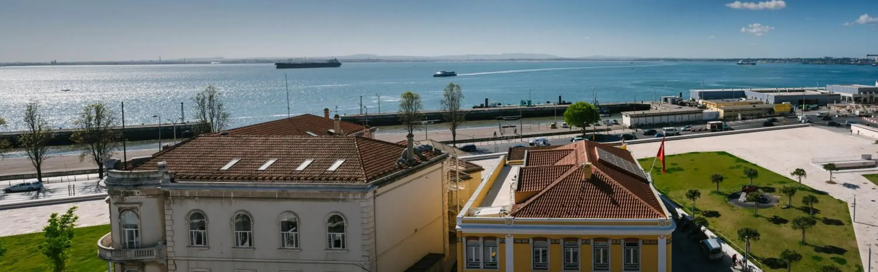 Landmark view in Varandas de Lisboa - Tejo River Apartments & Rooms Landmark view in Varandas de Lisboa - Tejo River Apartments & Rooms
