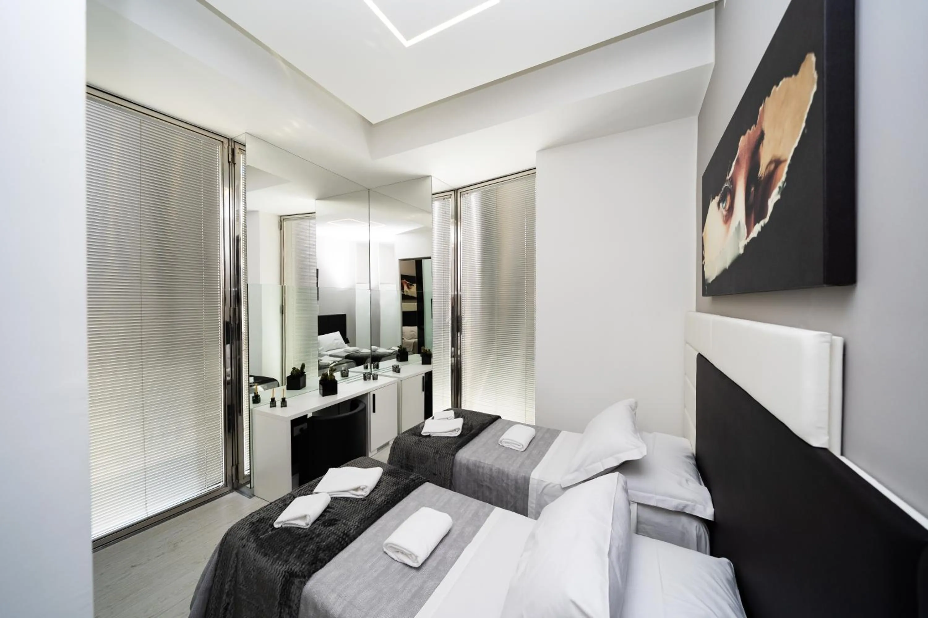 Double or Twin Room - single occupancy in White Rooms