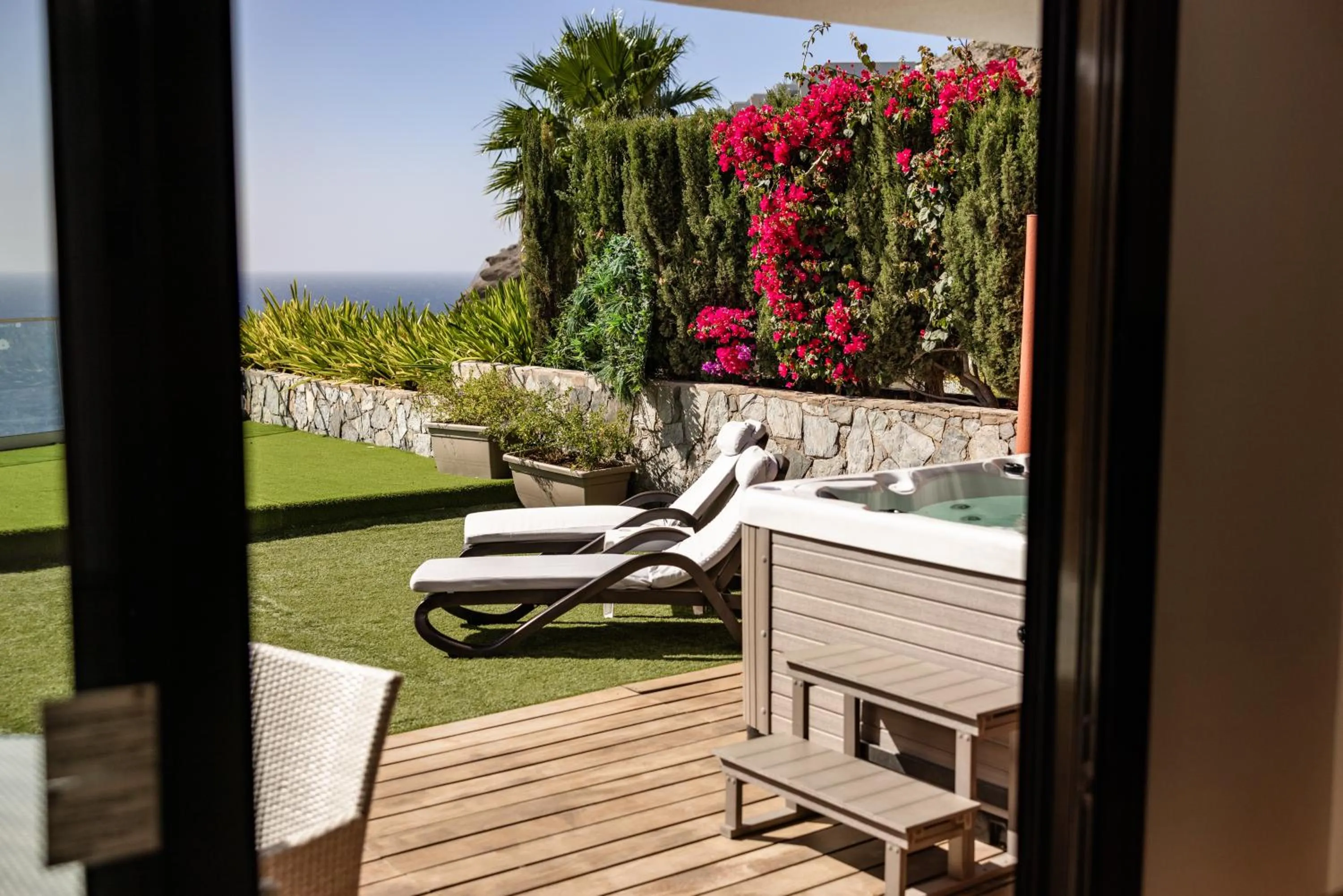 Pool view in Serenity Amadores