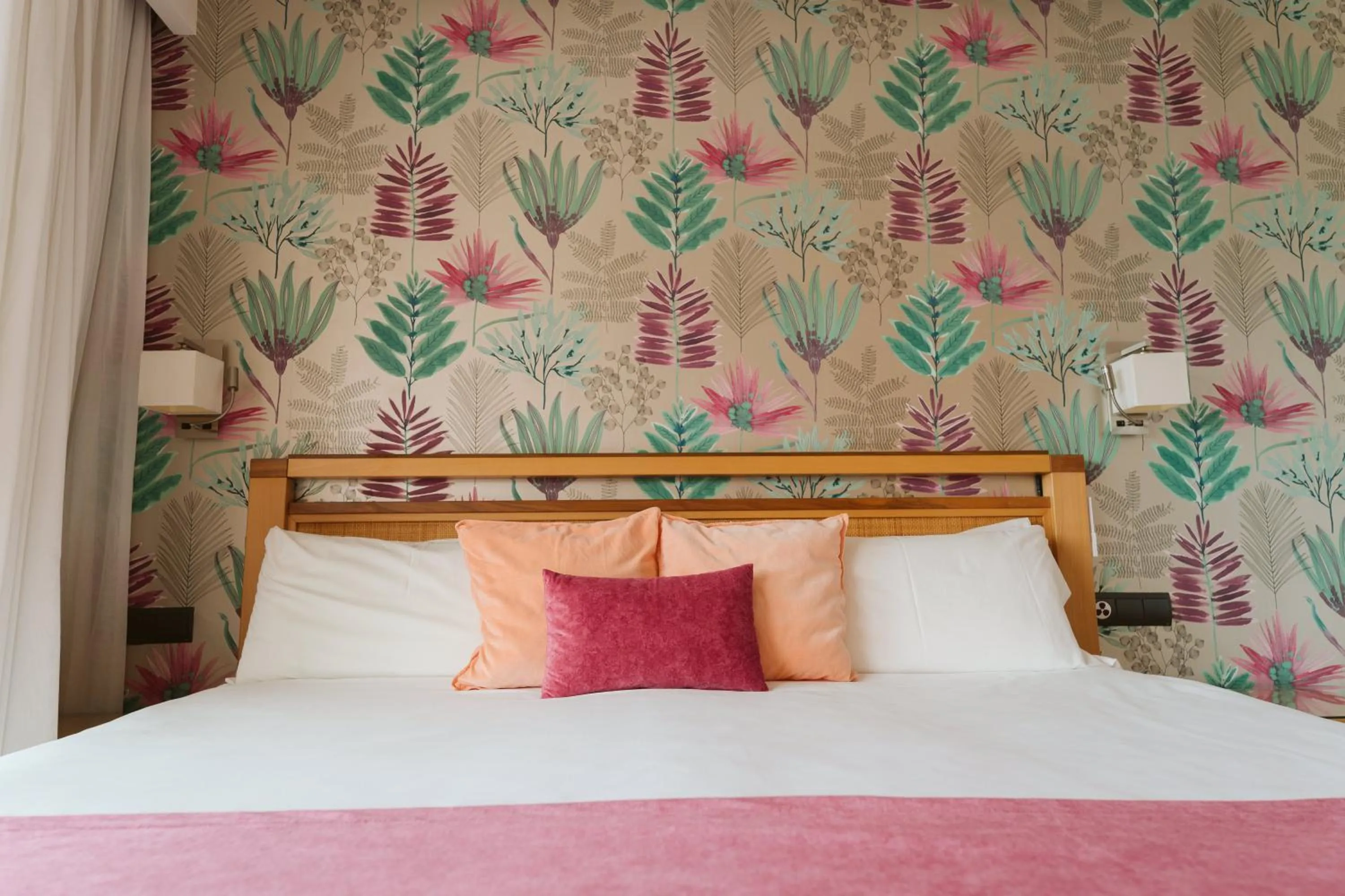 Bedroom, Bed in Serenity Amadores