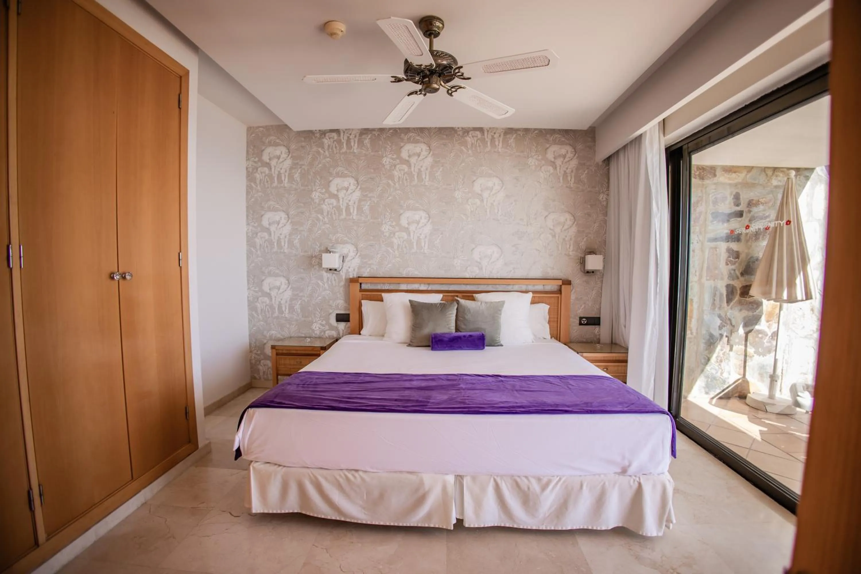 Bed in Serenity Amadores