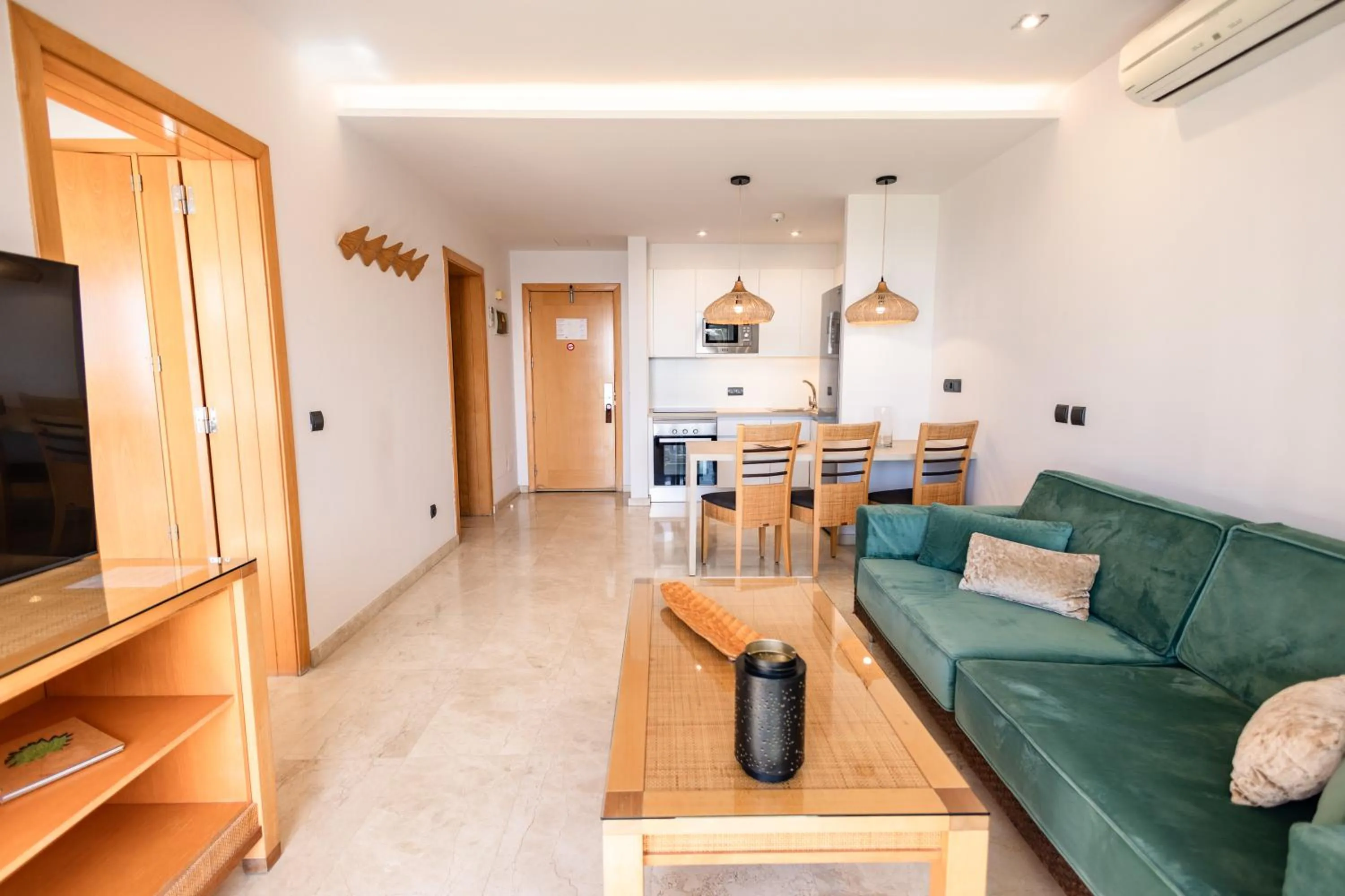 TV and multimedia in Serenity Amadores