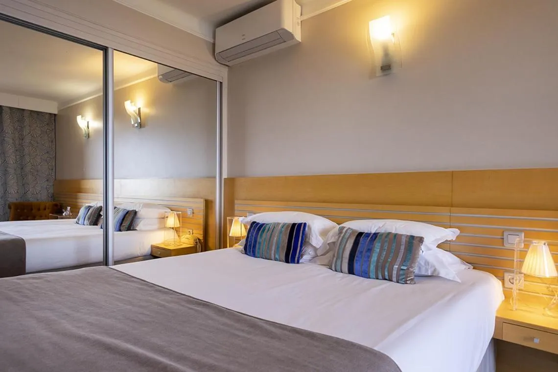 Bed in Hôtel Capo Rosso