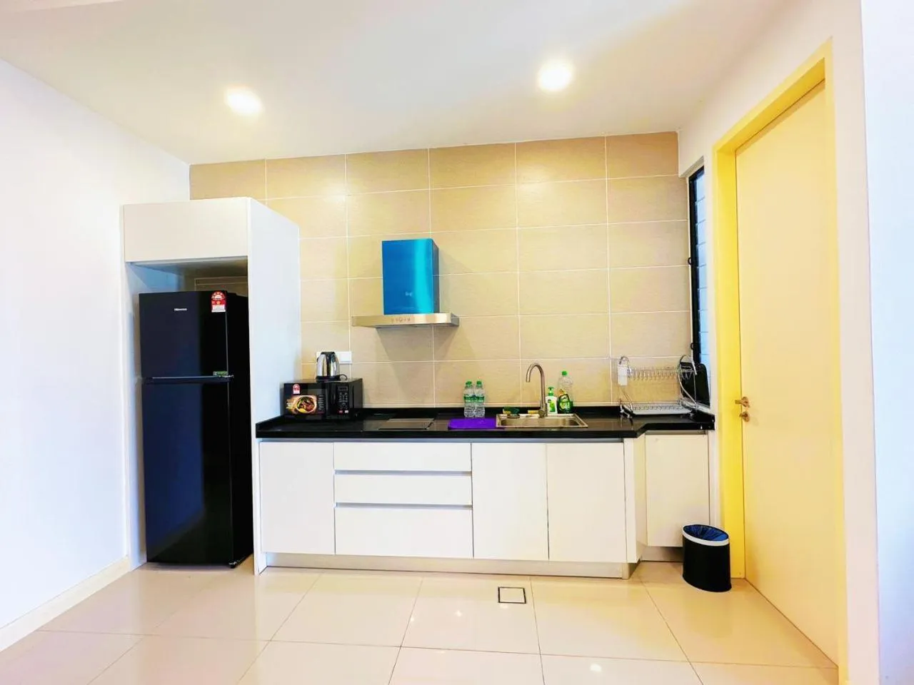 Kitchen or kitchenette in Legoland D'PRISTINE Apartment By TGP