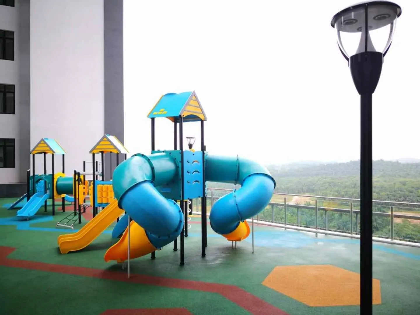 Communal kitchen in Legoland D'PRISTINE Apartment By TGP