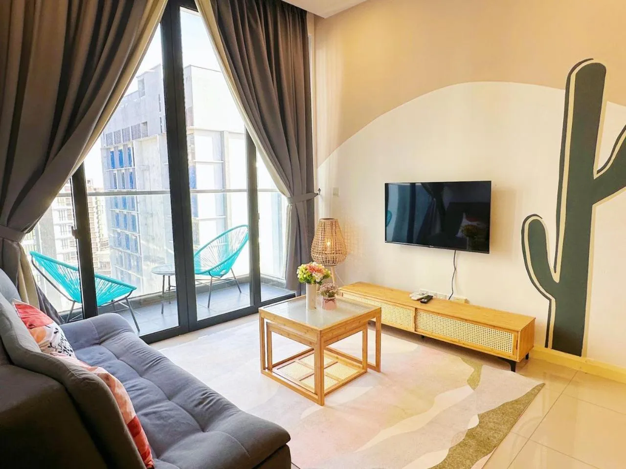 Communal lounge/ TV room in Legoland D'PRISTINE Apartment By TGP