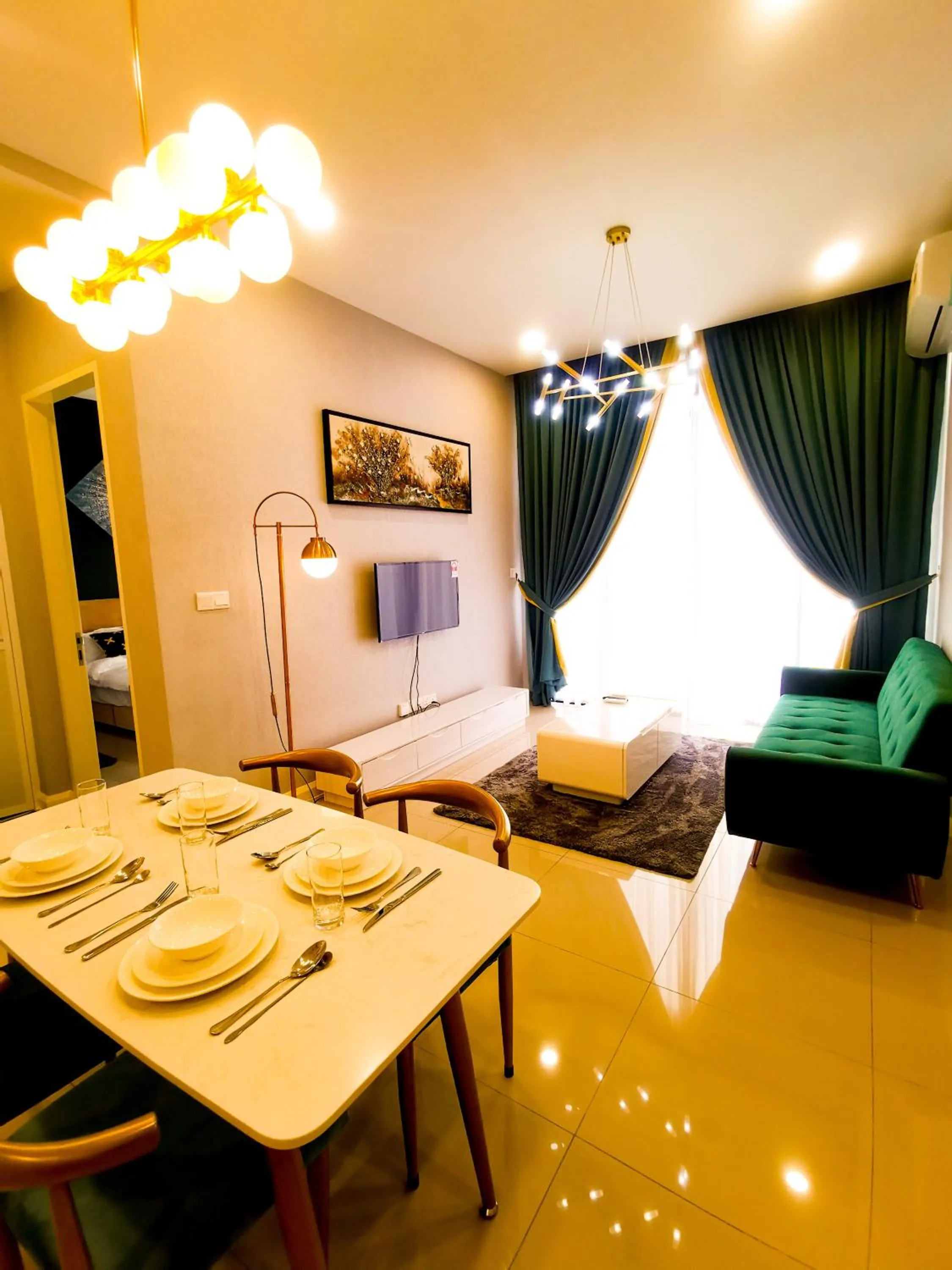 Dining area in Legoland D'PRISTINE Apartment By TGP