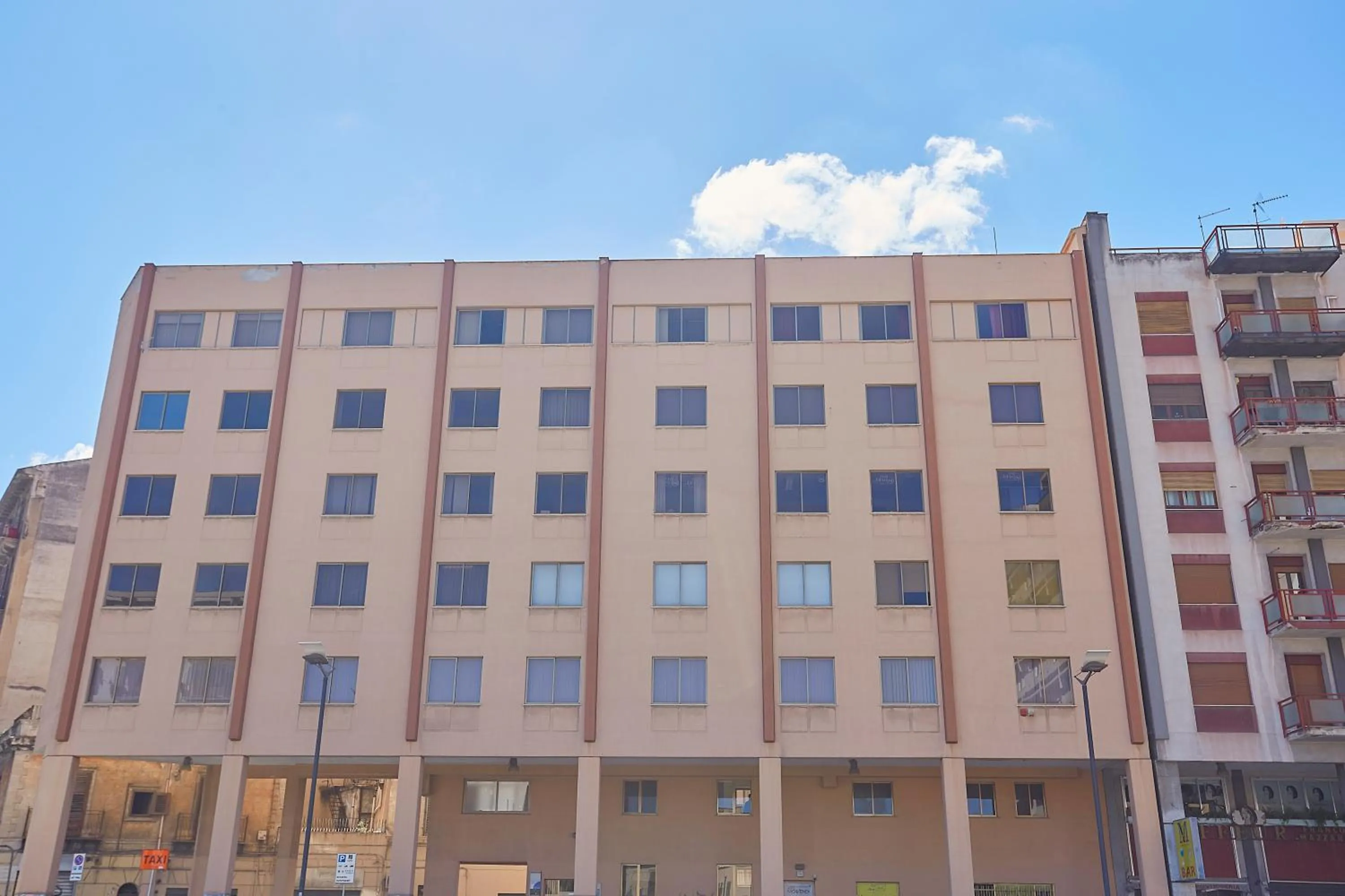 Property building in Sturzo 44