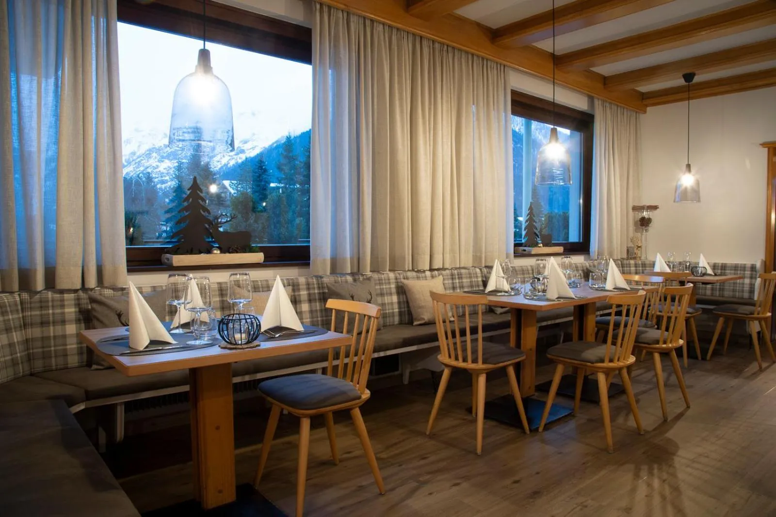 Restaurant/places to eat in Hotel Toblacherhof