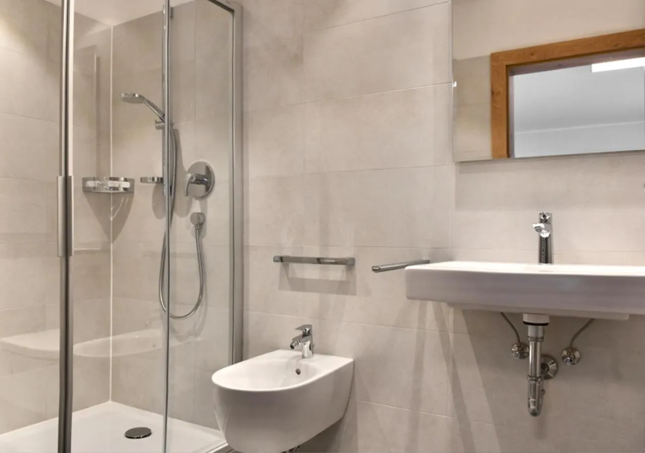 Bathroom in Hotel Toblacherhof