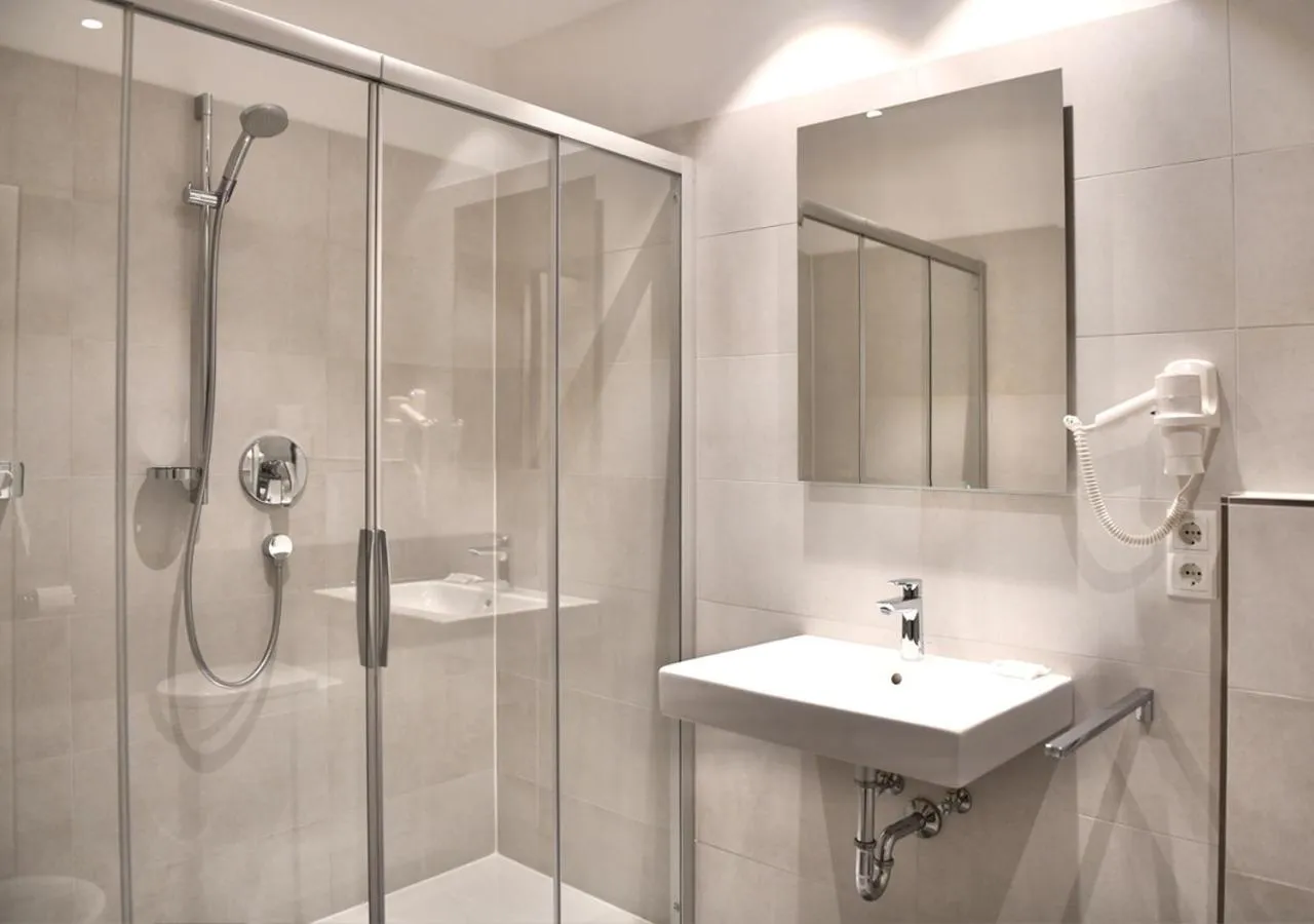 Bathroom in Hotel Toblacherhof