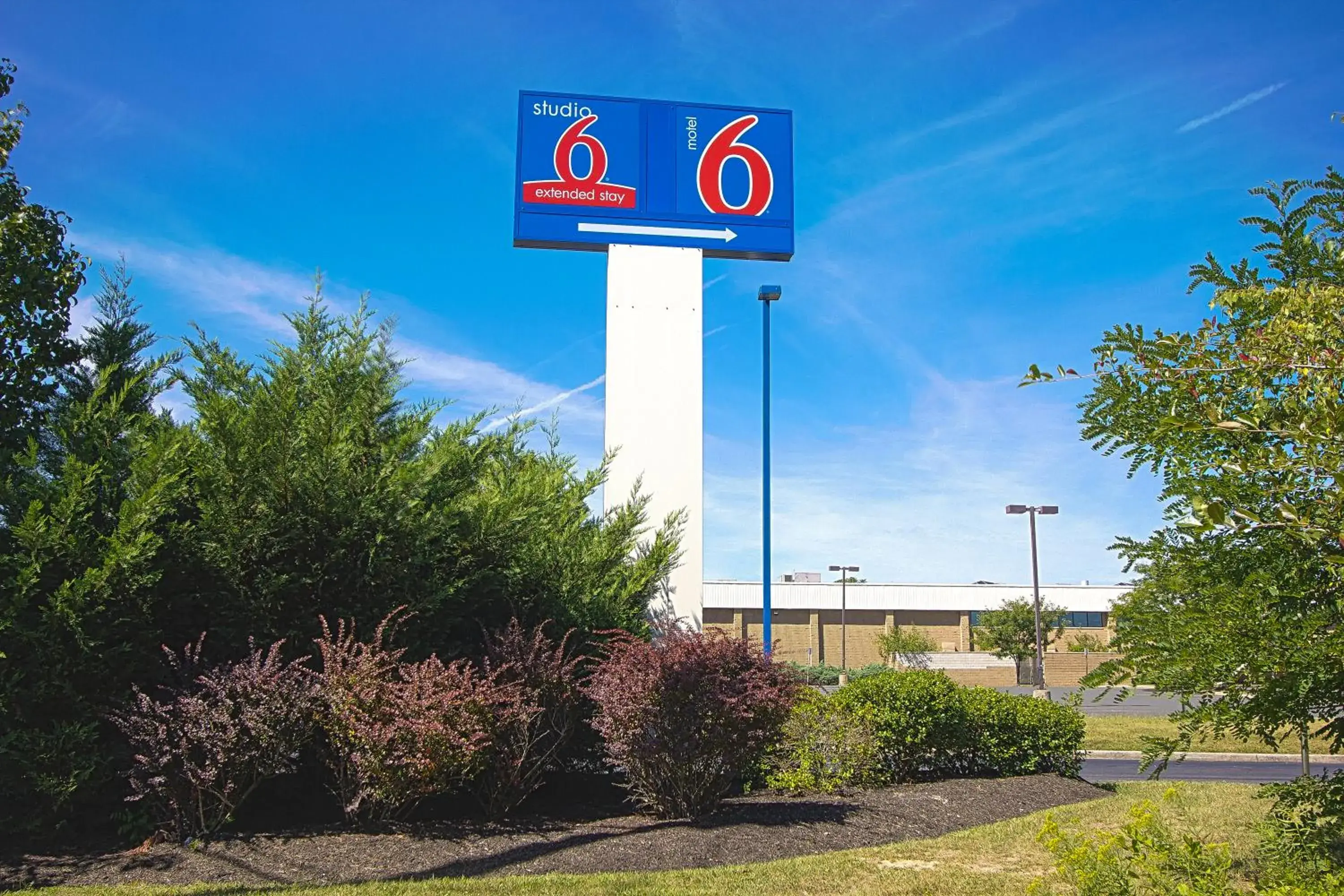 Facade/entrance in Motel 6-East Brunswick, NJ Facade/entrance in Motel 6-East Brunswick, NJ
