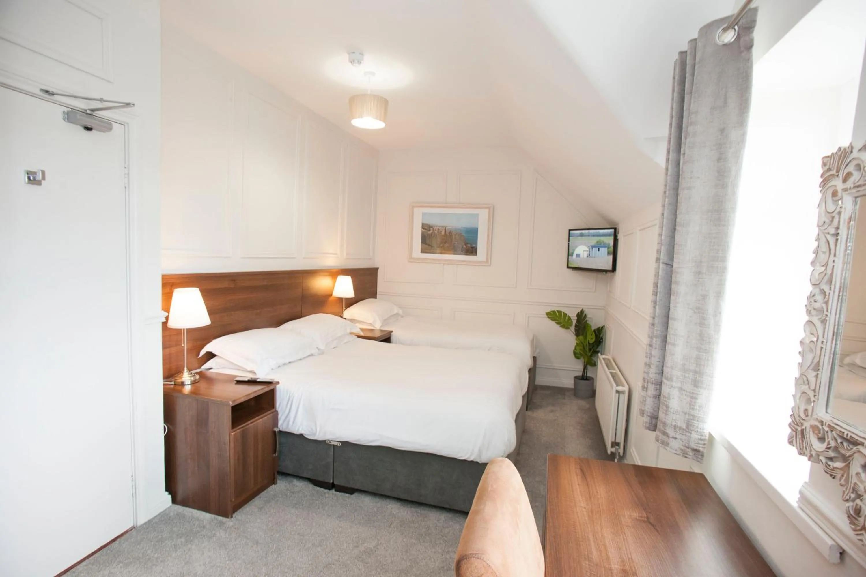Triple Room in Portcaman House - Bushmills