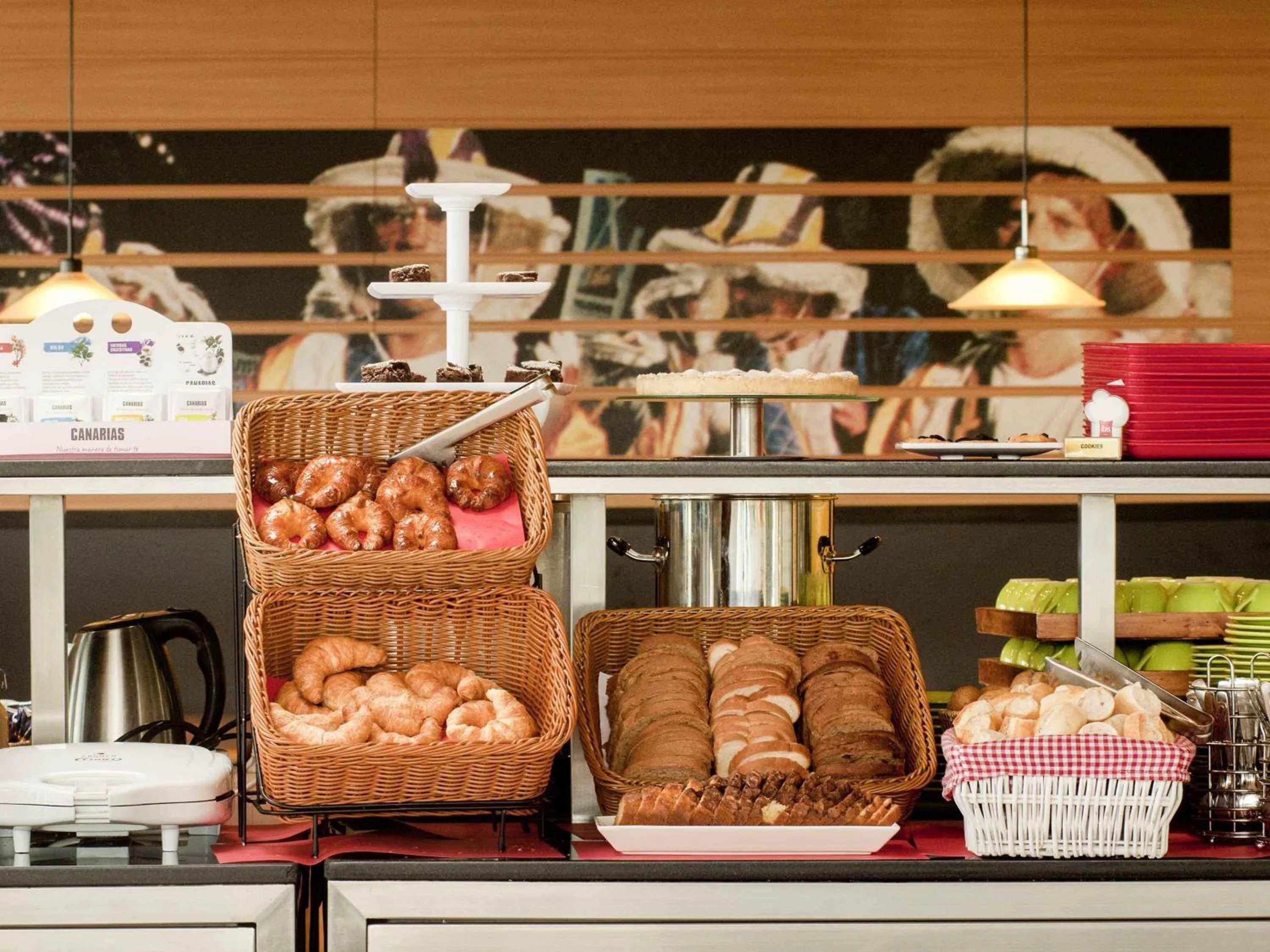 Breakfast in ibis Montevideo Rambla