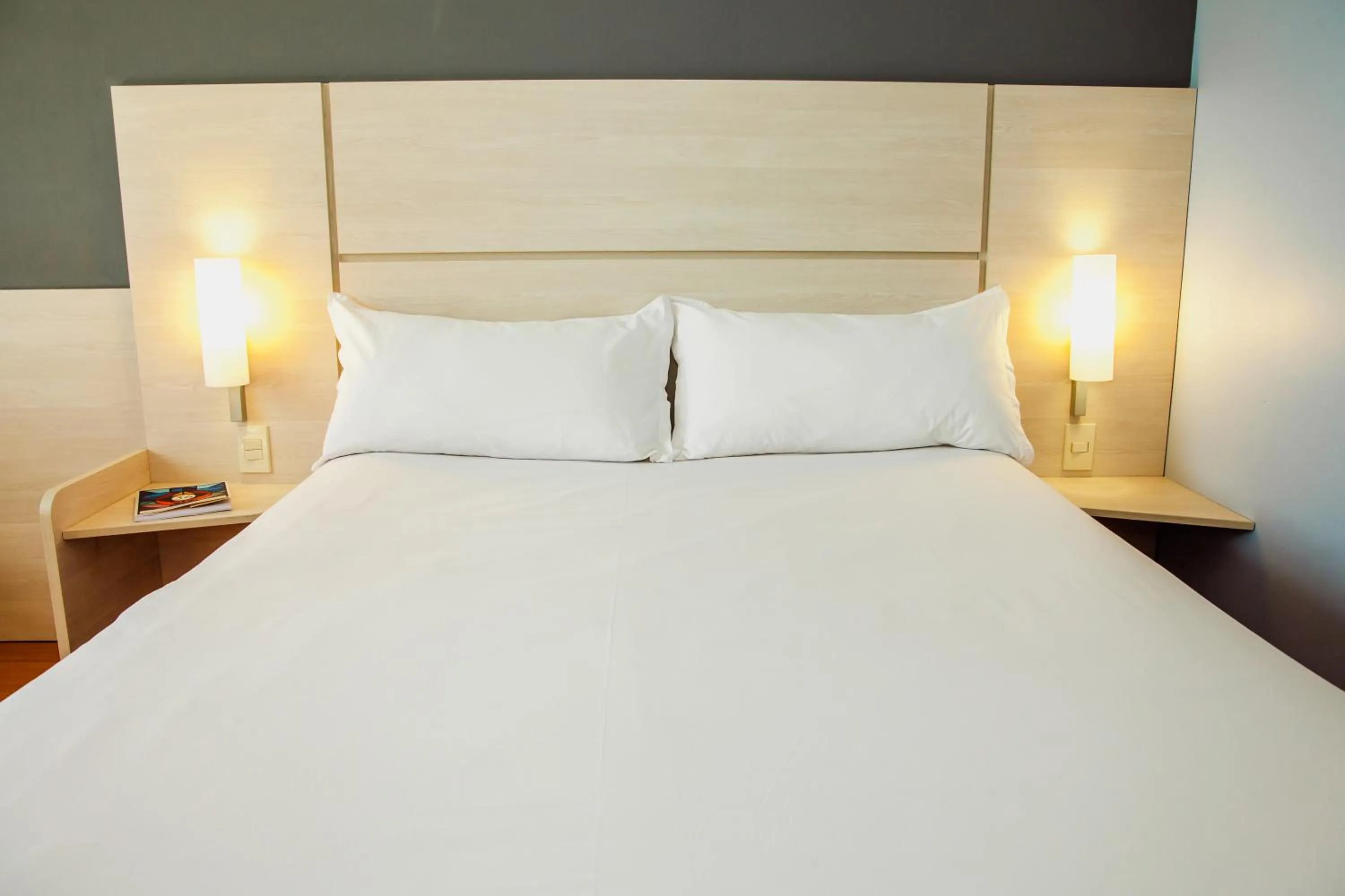 Bed in ibis Montevideo Rambla