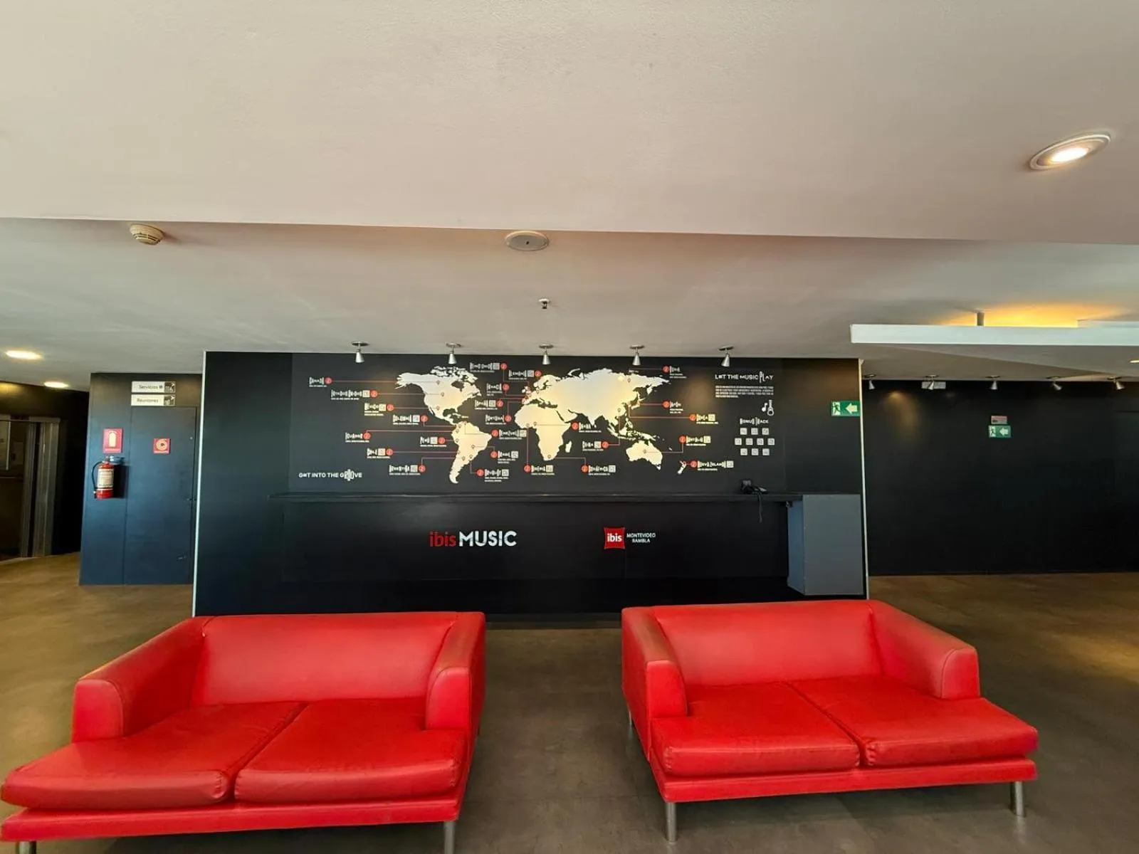 Game Room in ibis Montevideo Rambla