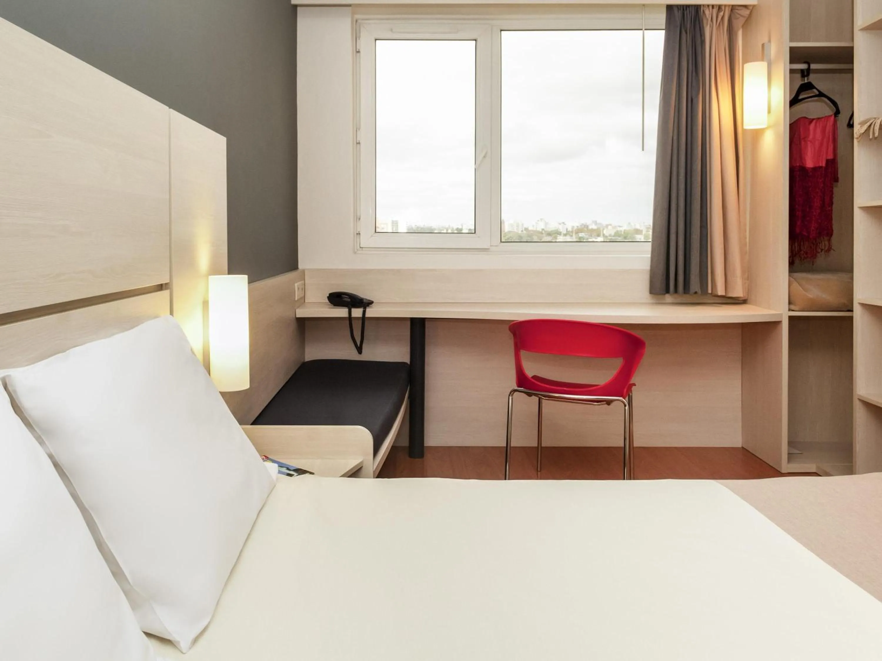 Property building, Bed in ibis Montevideo Rambla