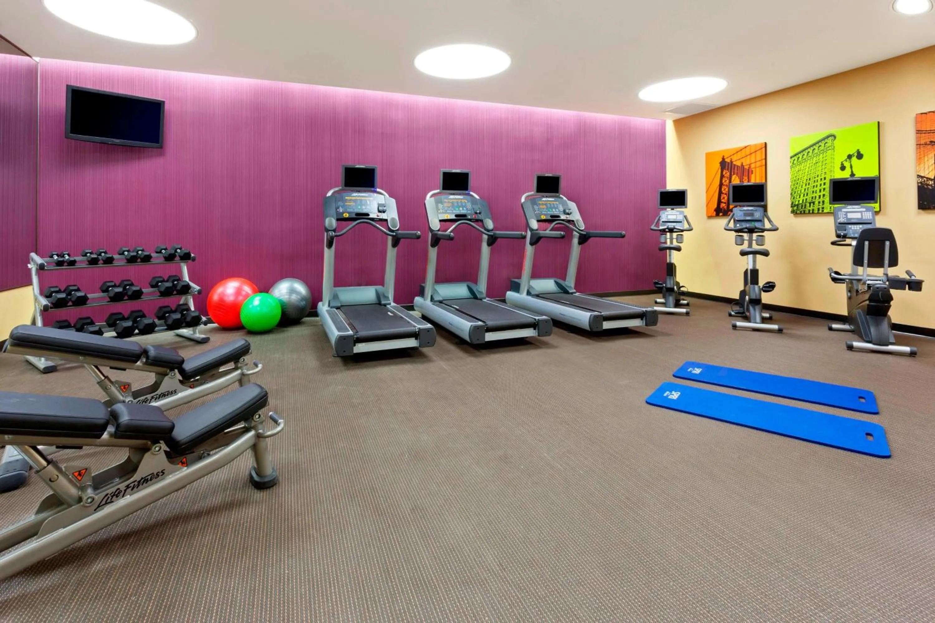 Fitness centre/facilities in Fairfield Inn & Suites by Marriott New York Midtown Manhattan/Penn Station