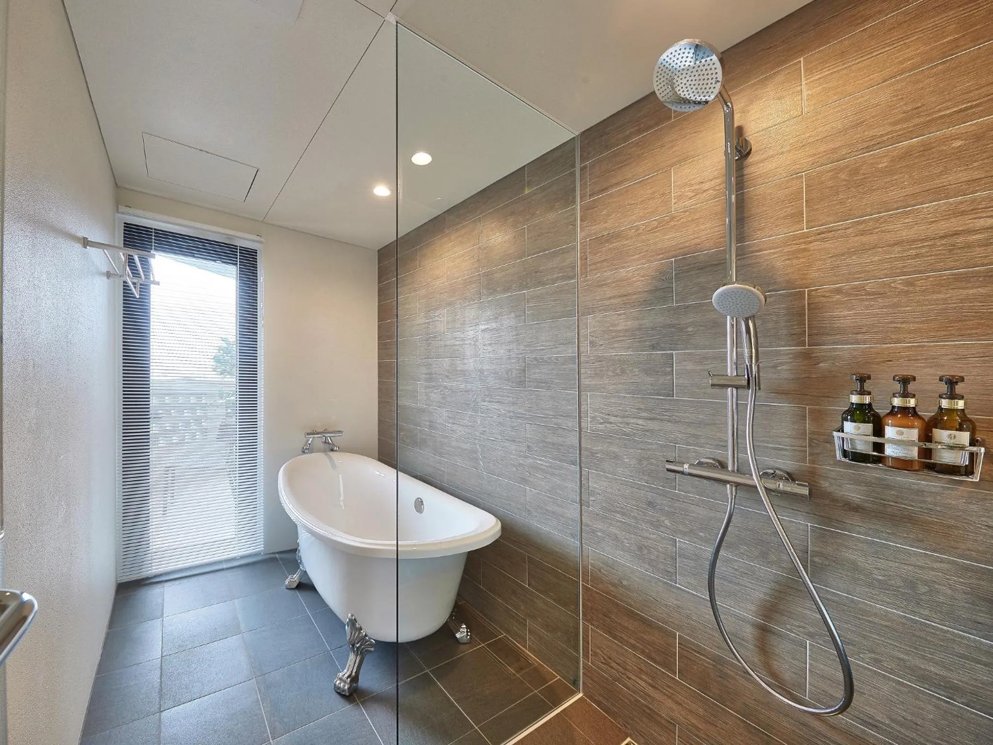 Bathroom in Yomitan Condhotel ND