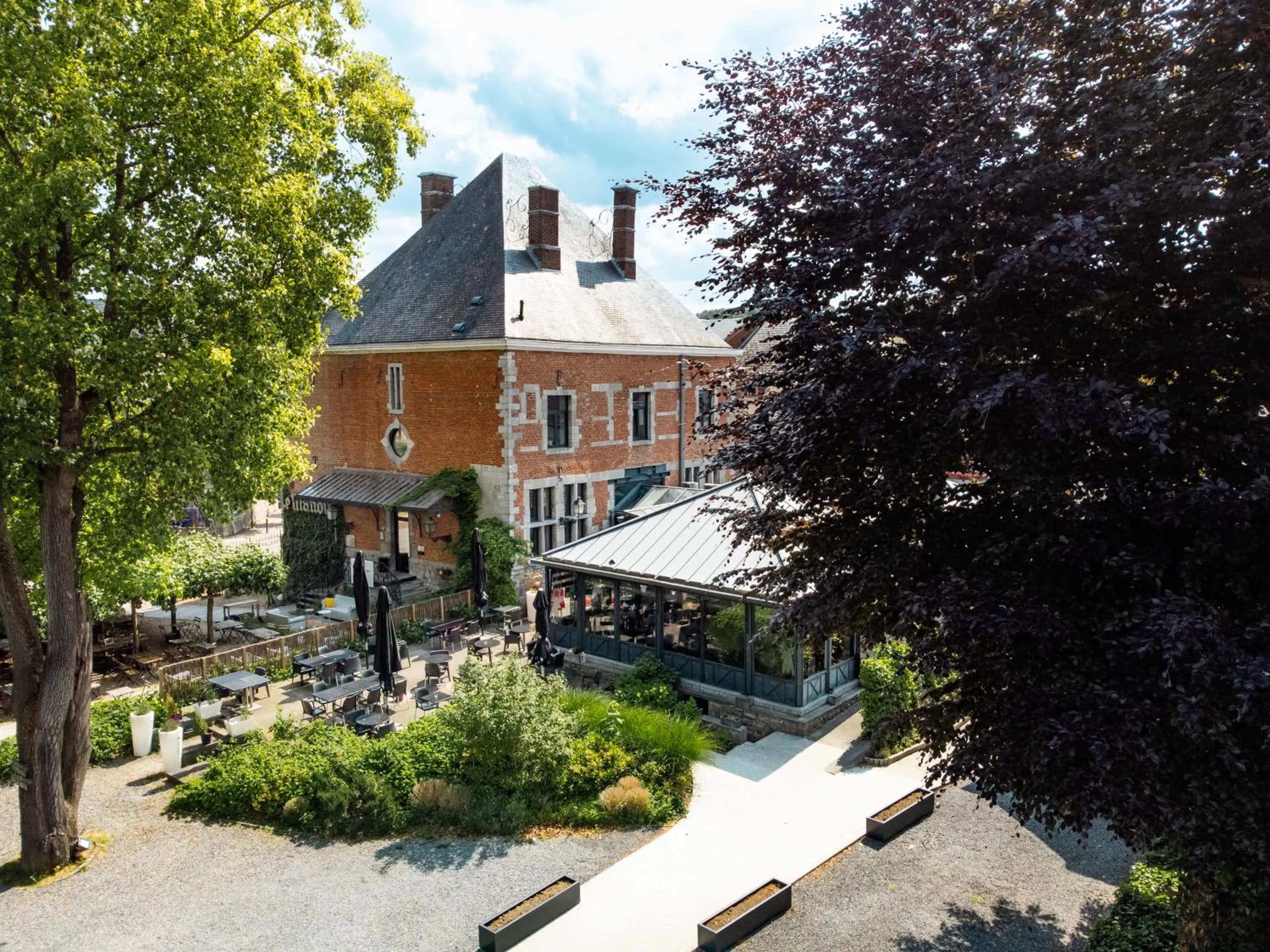 Property building in Hôtel Le Manoir