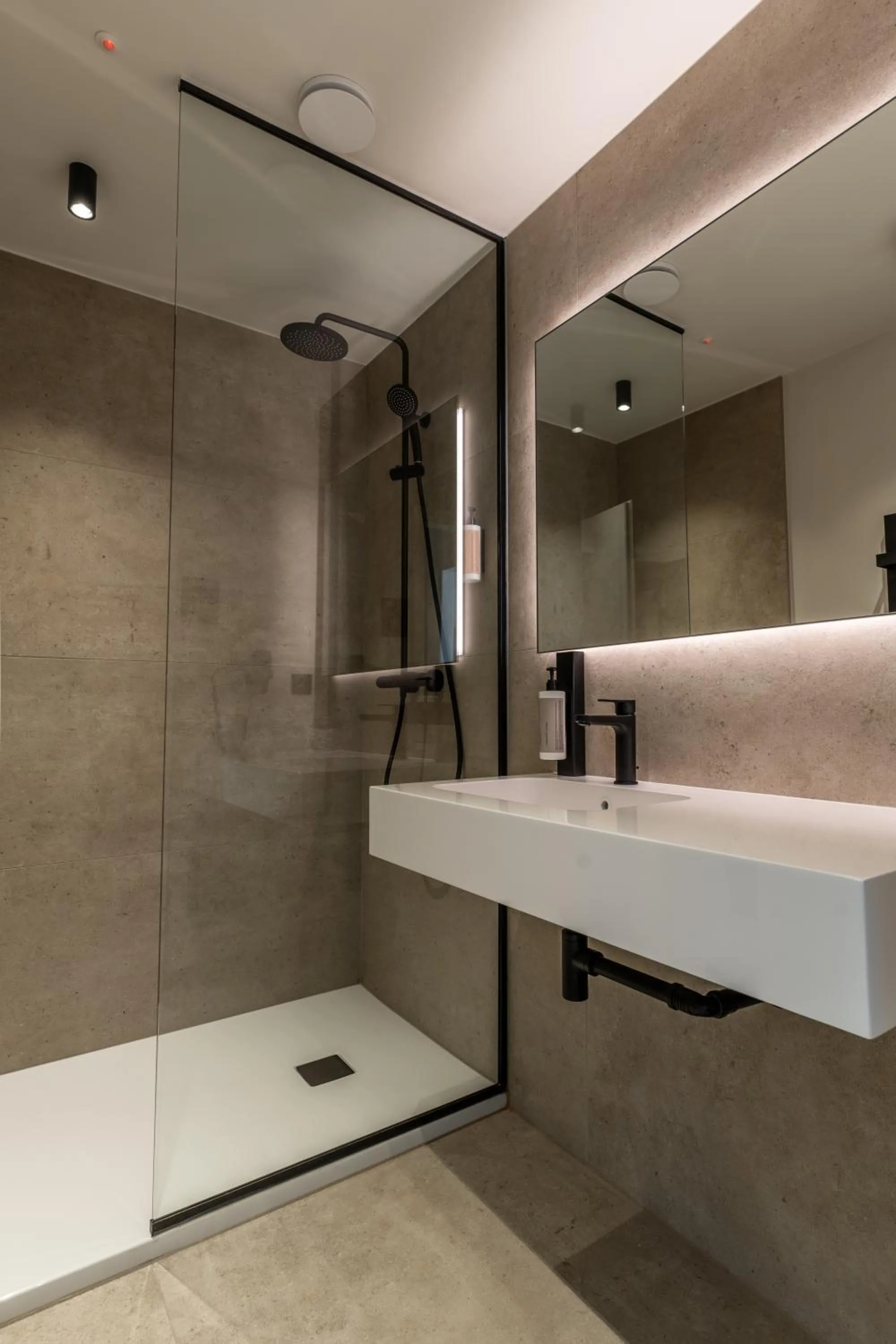 Bathroom in Hôtel Le Manoir