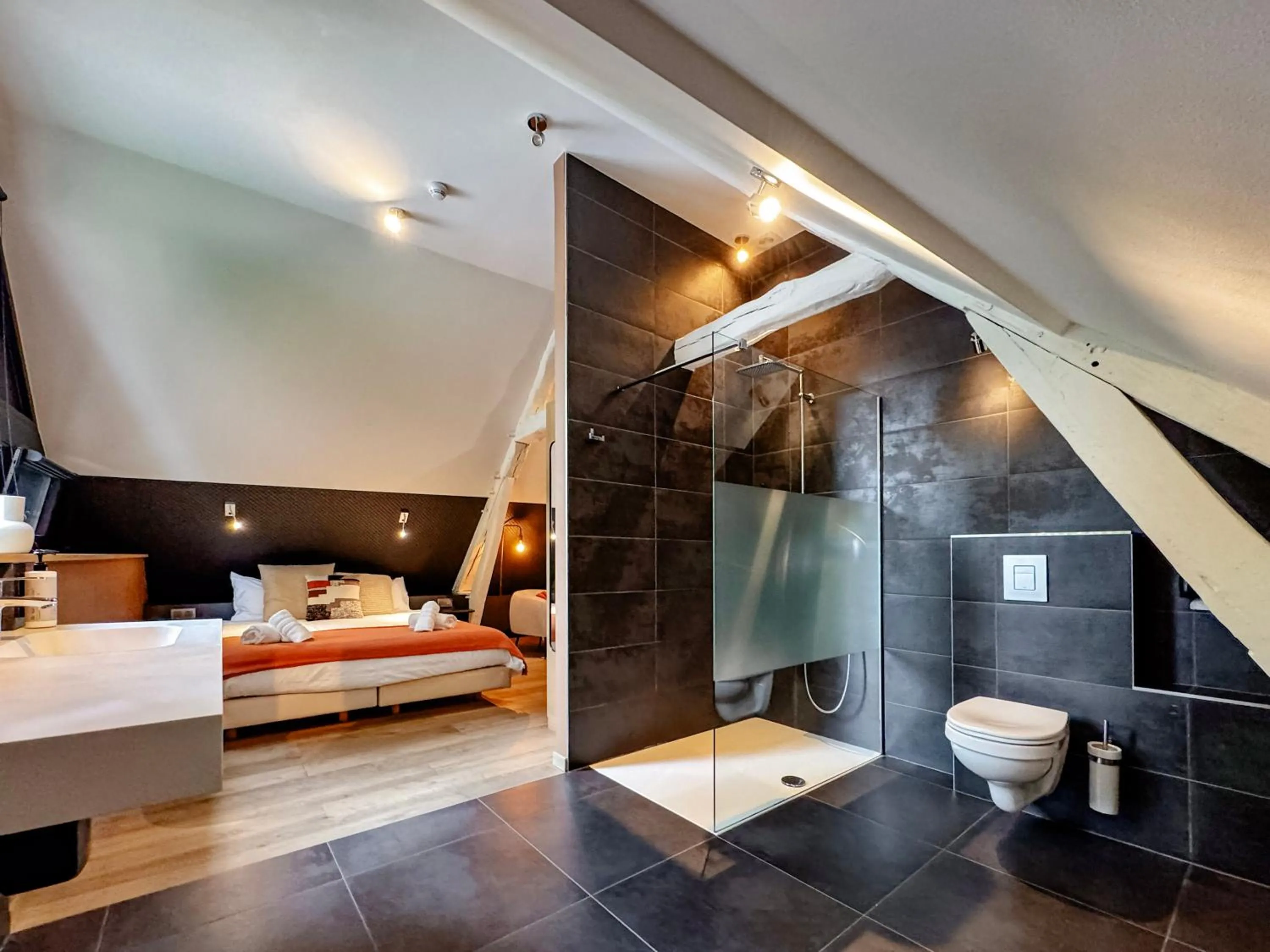 Bedroom, Bed in Hôtel Le Manoir