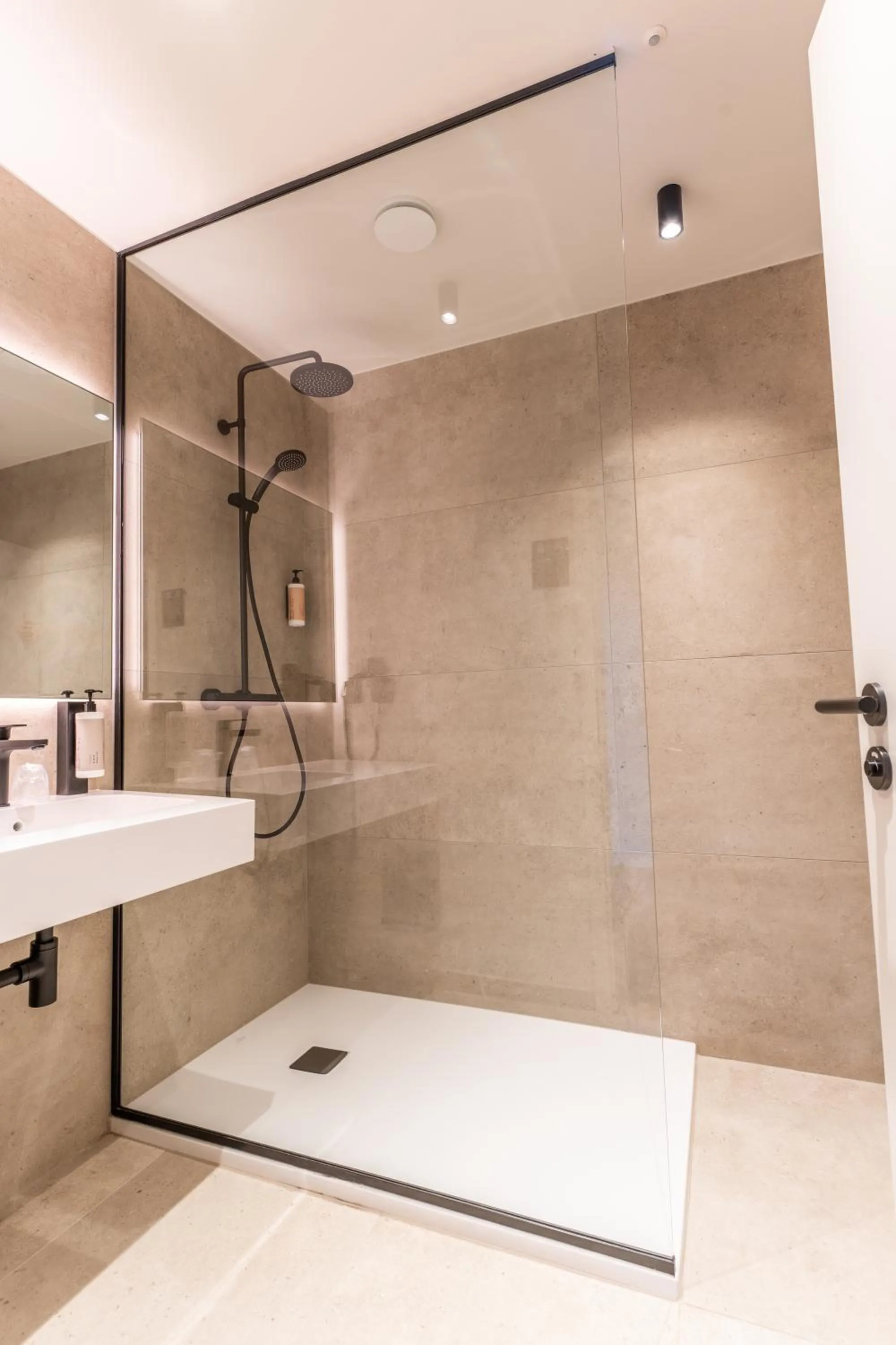 Bathroom in Hôtel Le Manoir