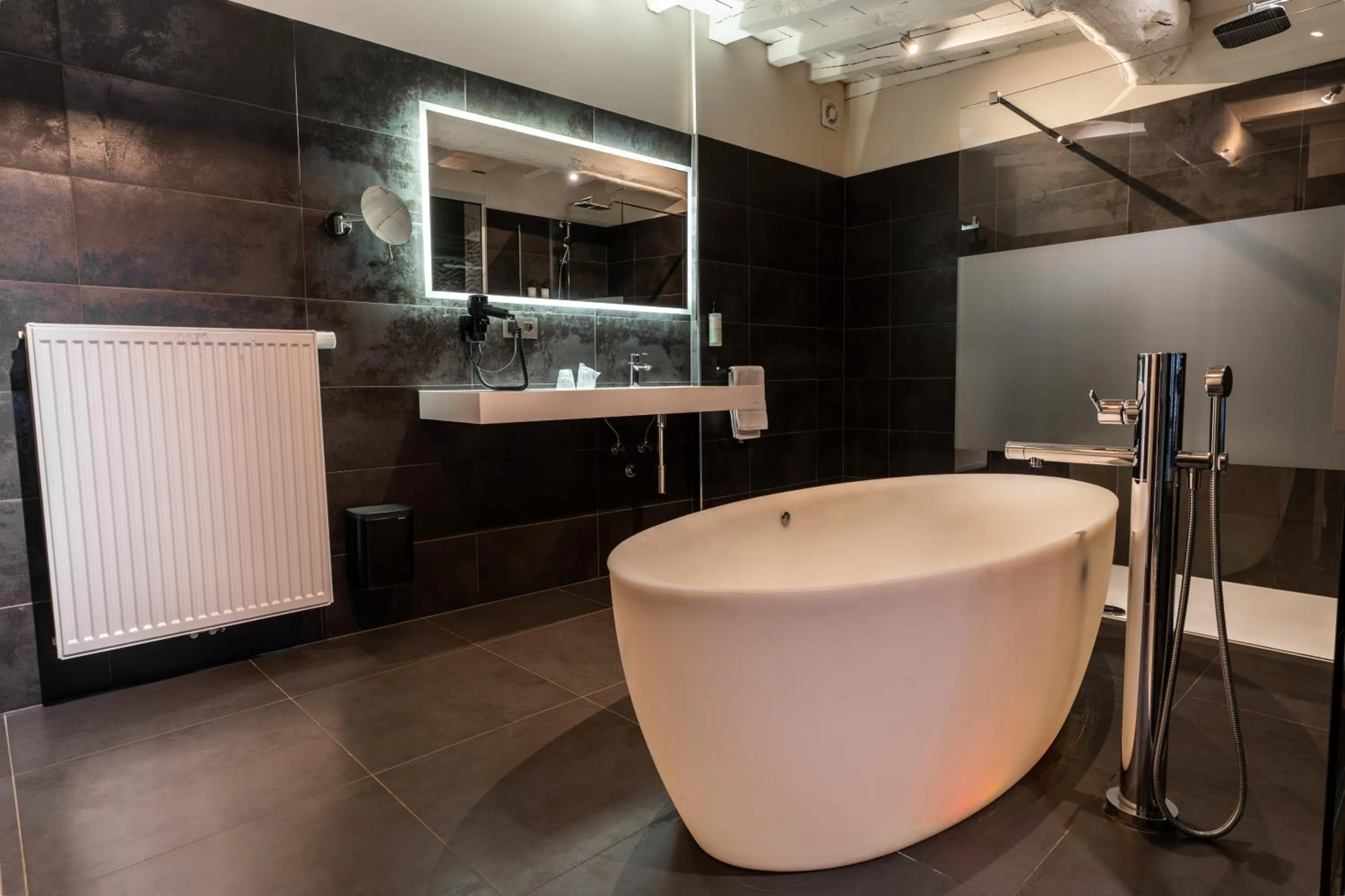 Bathroom in Hôtel Le Manoir