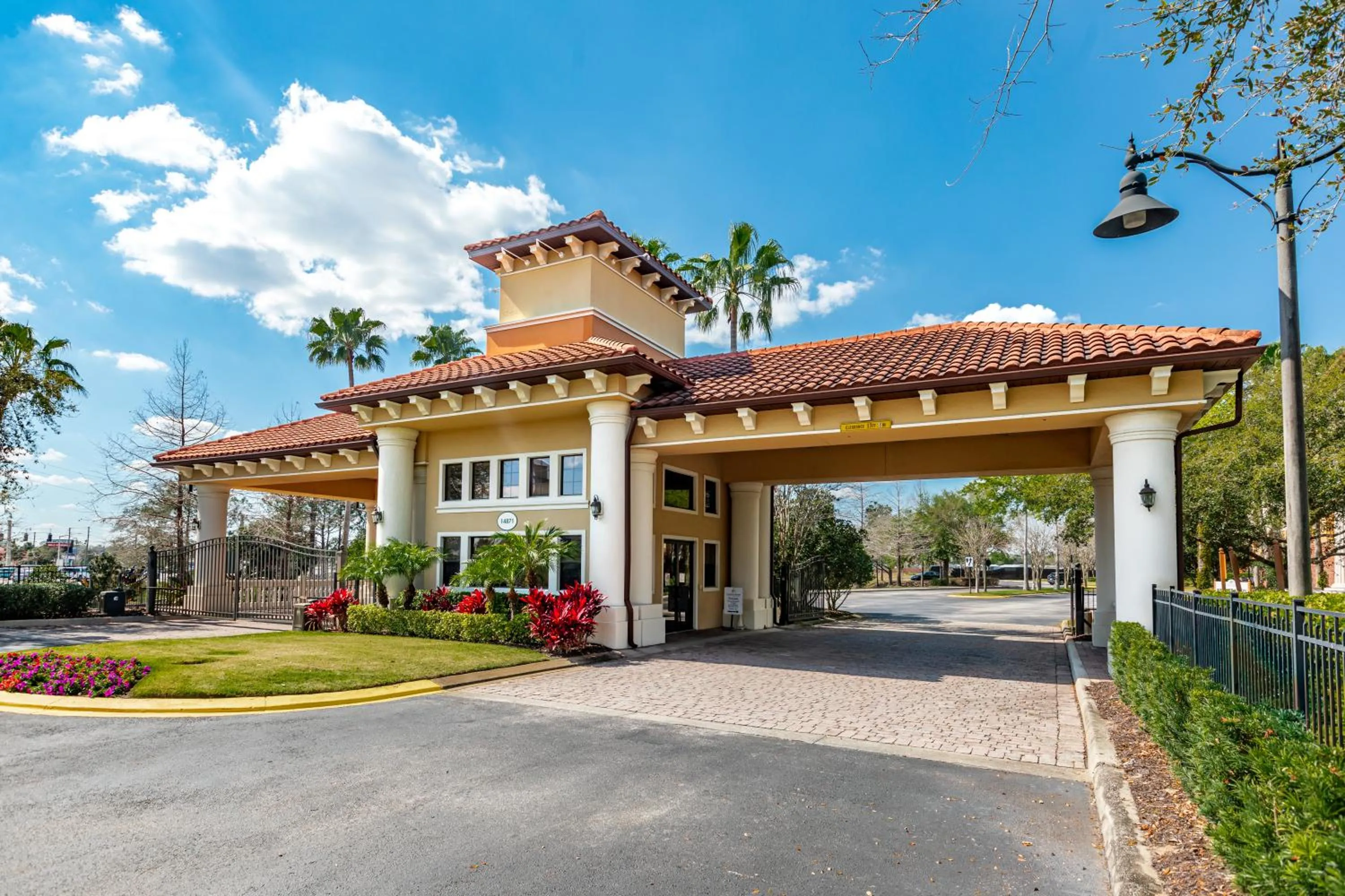 Facade/entrance in The Berkley, Orlando