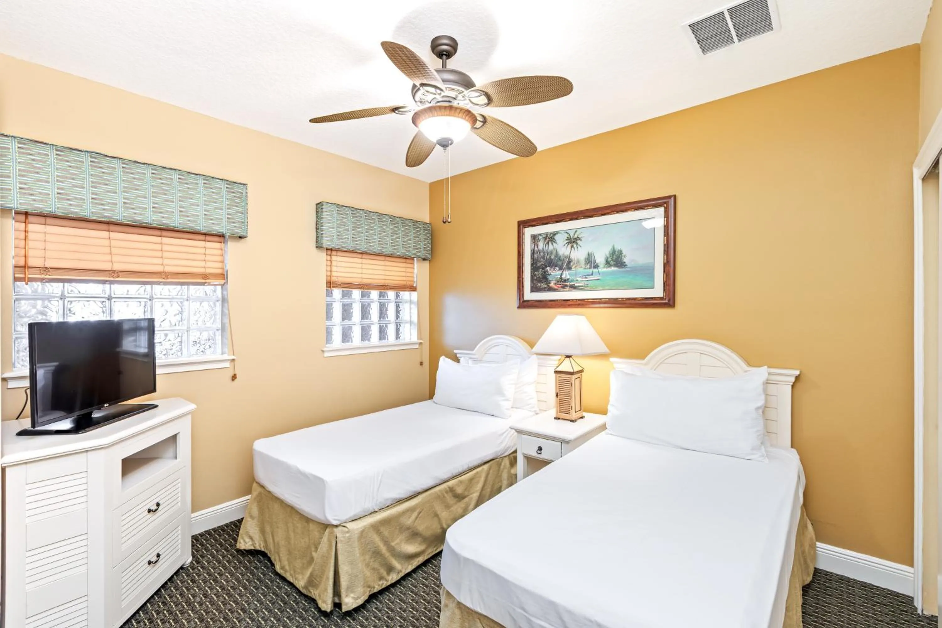 Bedroom, Bed in The Berkley, Orlando